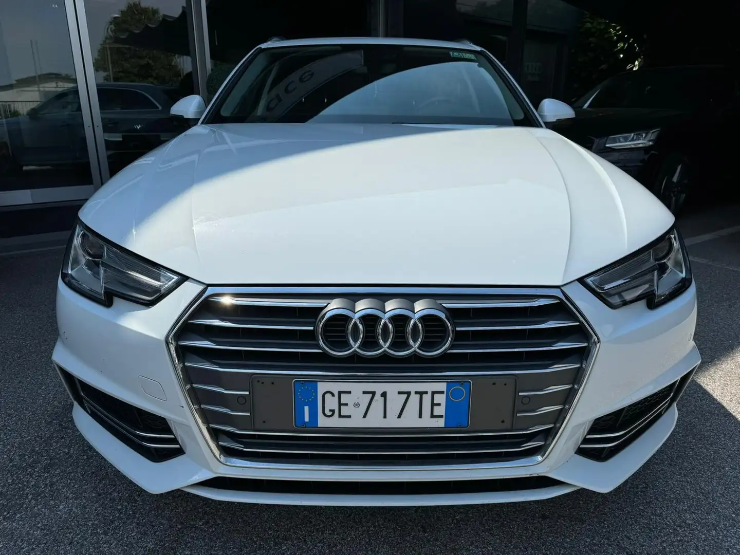 Audi A4 Avant 2.0 TDI 150 CV S-line Sport White - 2