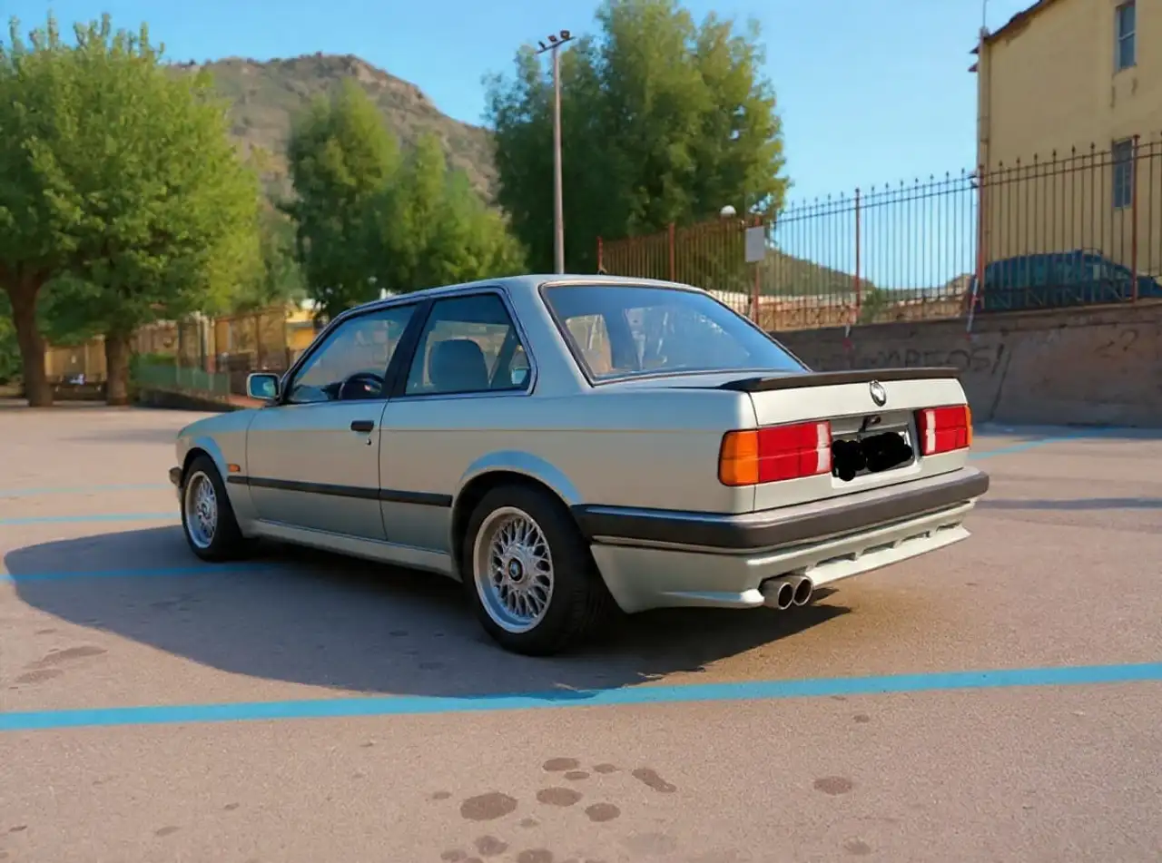 BMW 318 i coupé, foto 2