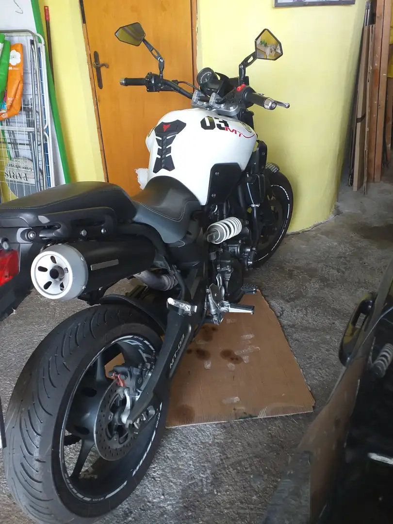 Yamaha MT-03 Bianco - 2