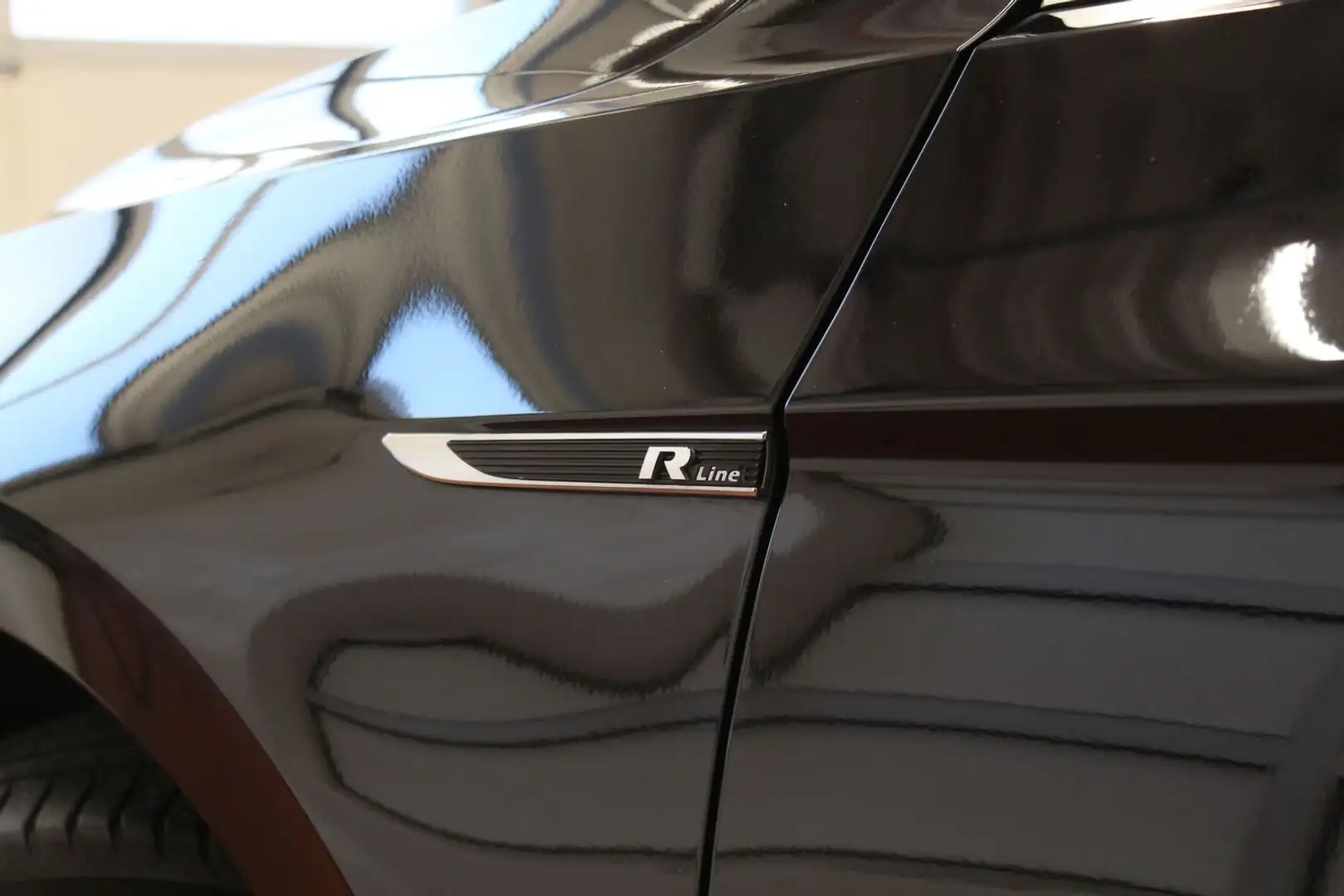 Volkswagen Passat Elegance Winterpaket LED R-Line Schwarz - 2