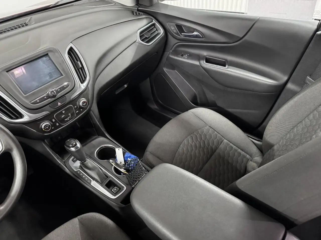 Chevrolet Equinox снимка Chevrolet Equinox