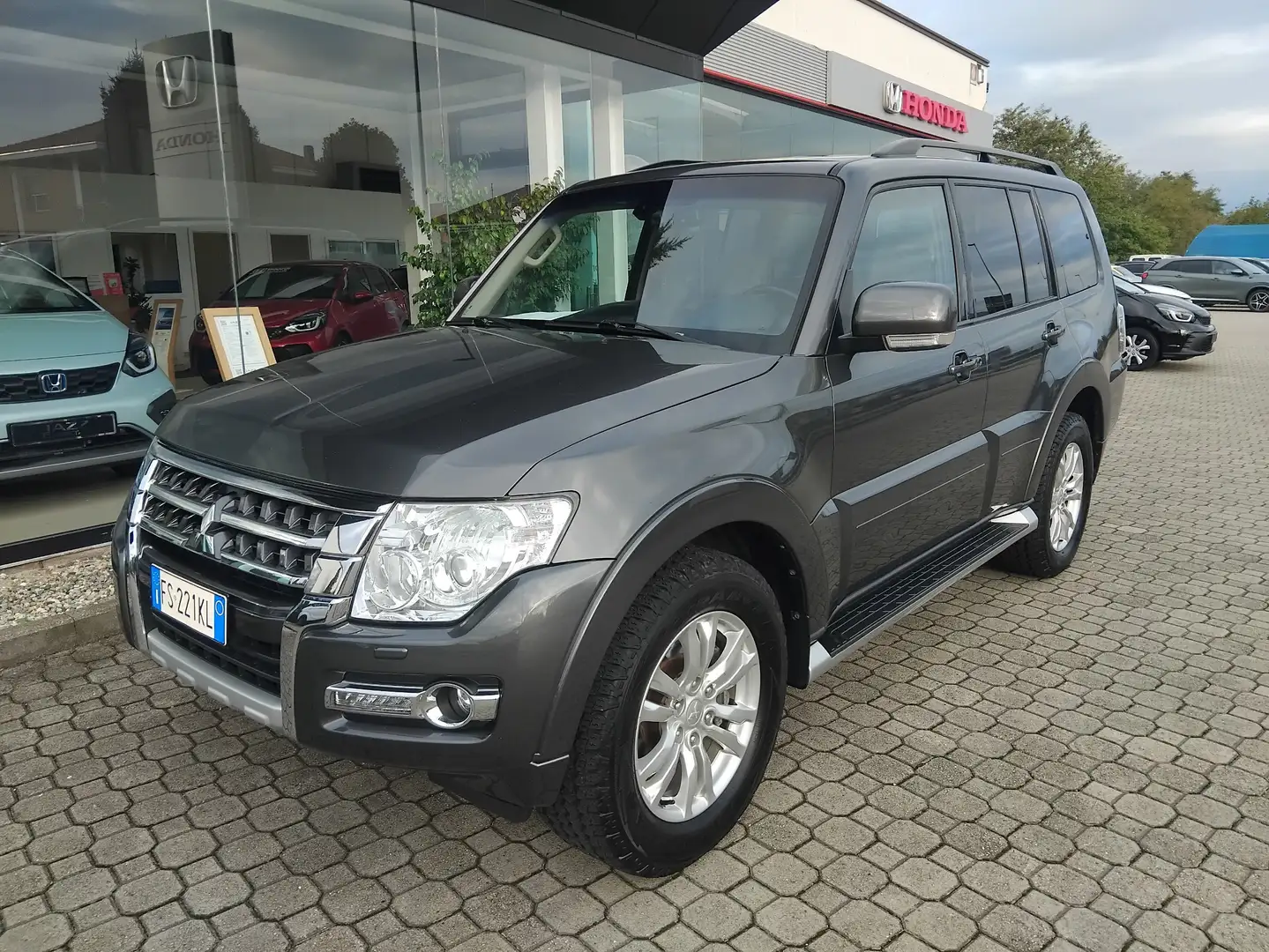 Mitsubishi Pajero Pajero IV 2007 3.2 cr 100th 5p auto Grigio - 2