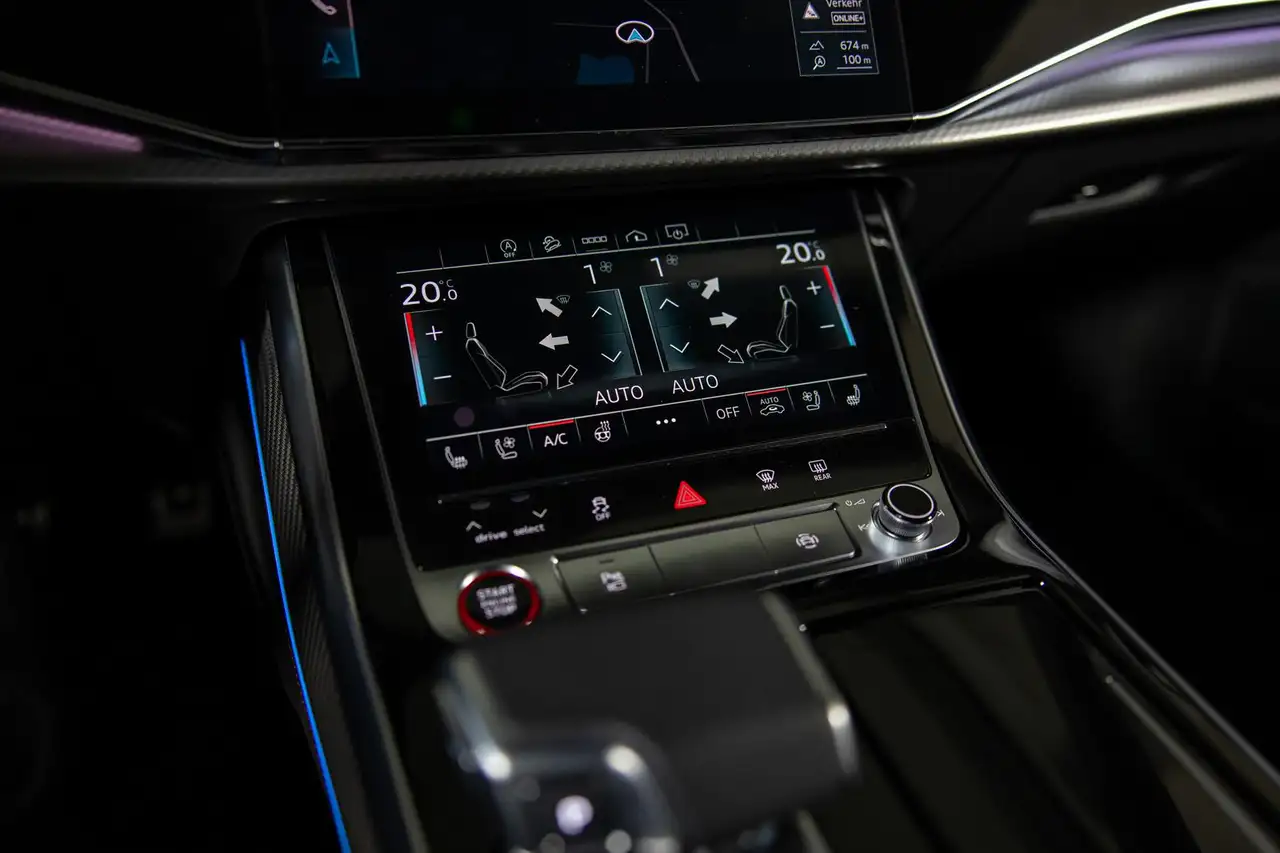 Audi RS Q8 RSQ8 4.0 TFSI quattro B&O PANO RS-AGA AHK STH 13