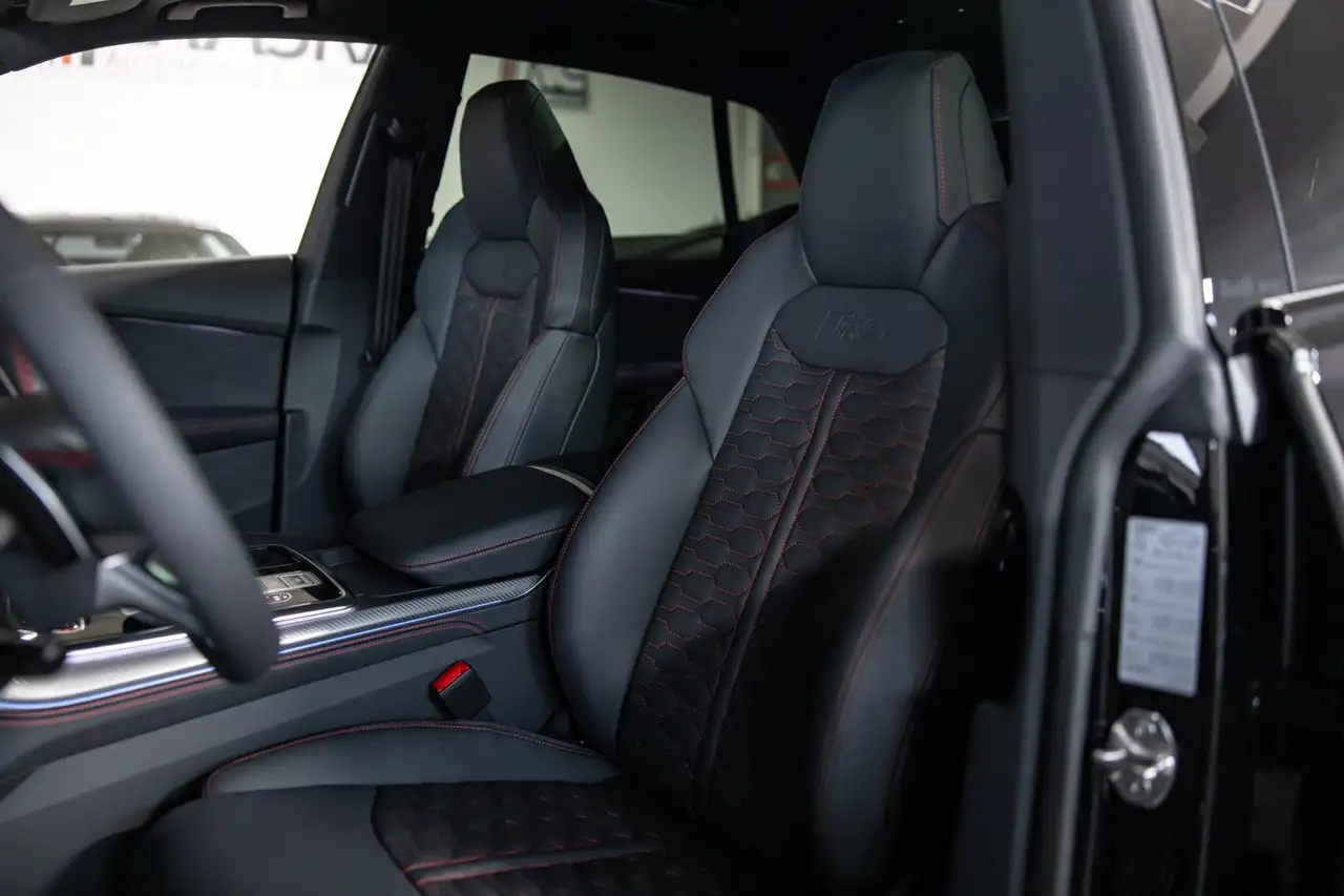 Audi RS Q8 RSQ8 4.0 TFSI quattro B&O PANO RS-AGA AHK STH 9