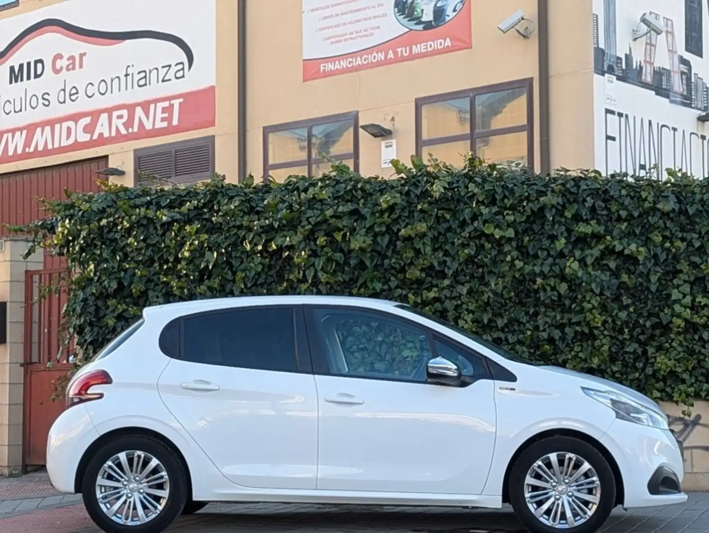Peugeot 208 1.5BlueHDi S&S Signature 100 Wit - 1
