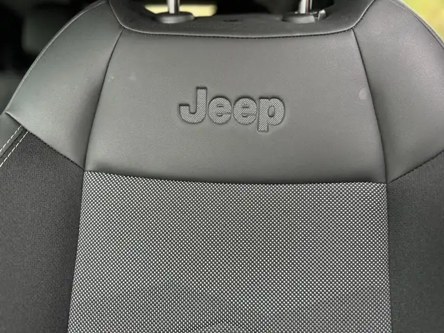 Jeep Avenger view 15