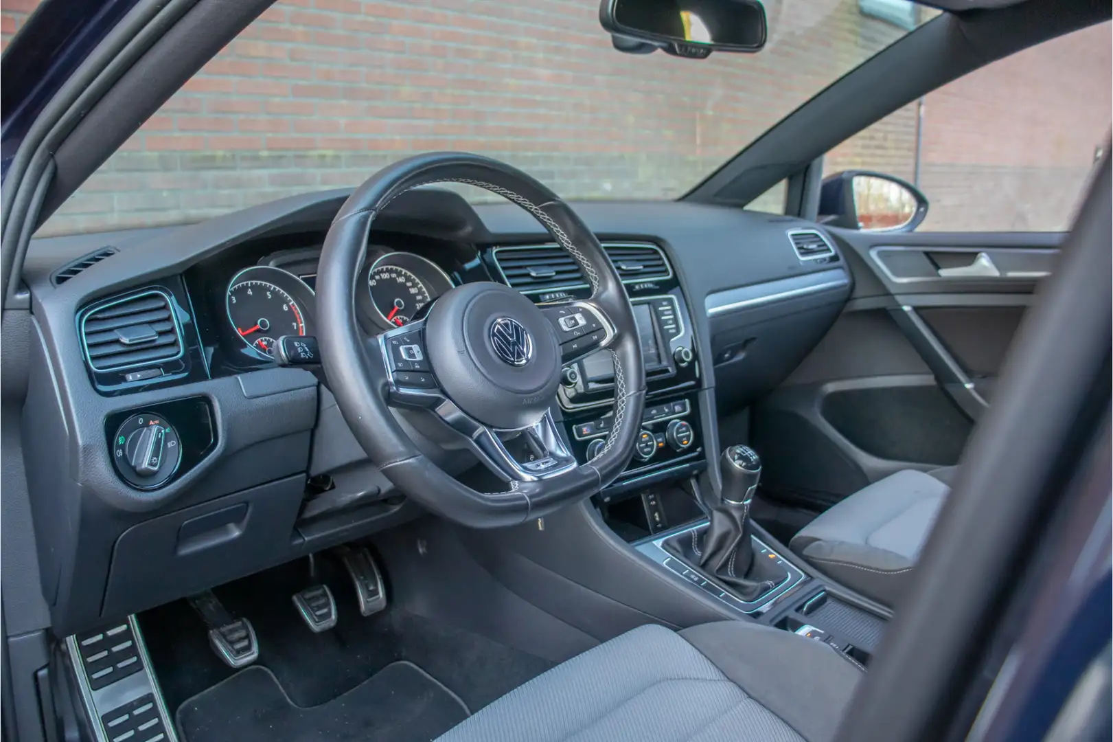 Volkswagen Golf 1.4 TSI 150PK Highline R-line Bleu - 2