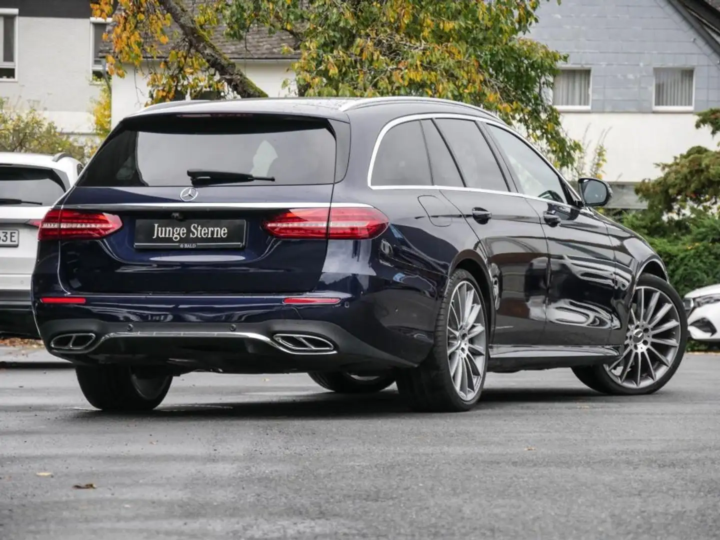 Mercedes-Benz E 220 d 4M T AMG-Sport/Pano/Burm/360/Distr/LED Azul - 2