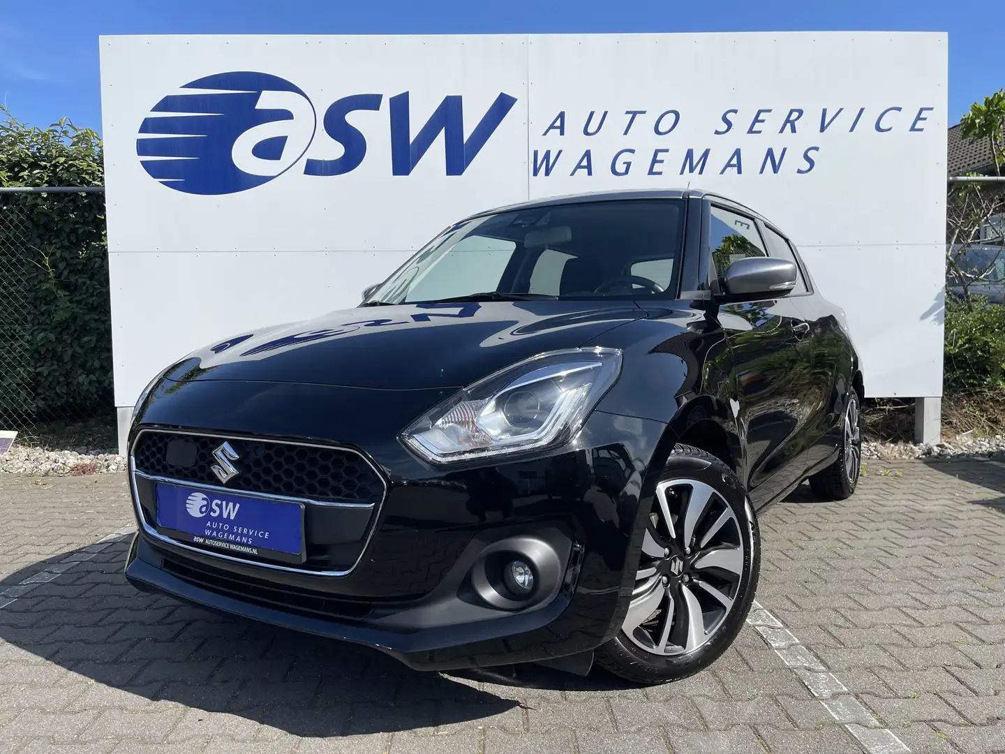 Suzuki Swift 1.0 Stijl | CarPlay | Camera | LED | ACC | Keyless Zwart - 2