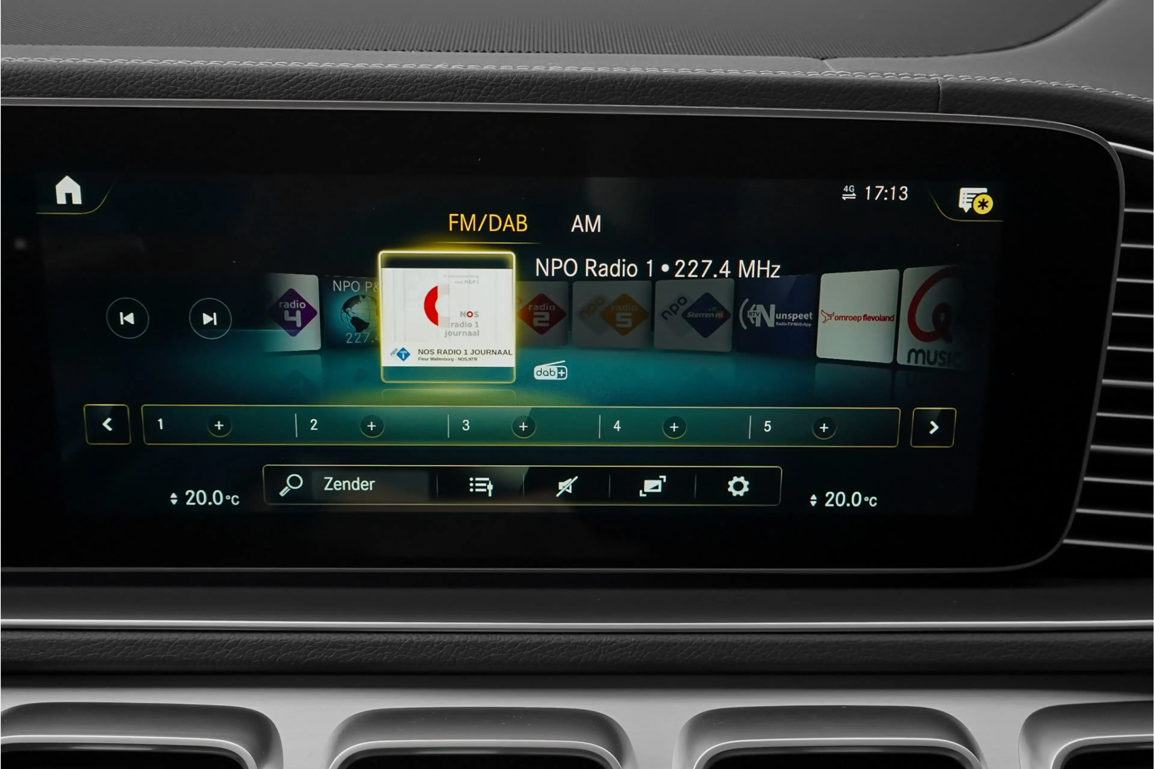 Mercedes-Benz GLE 350 e 4MATIC AMG Premium Plus Pano Distronic+ Burmeste — photo 29