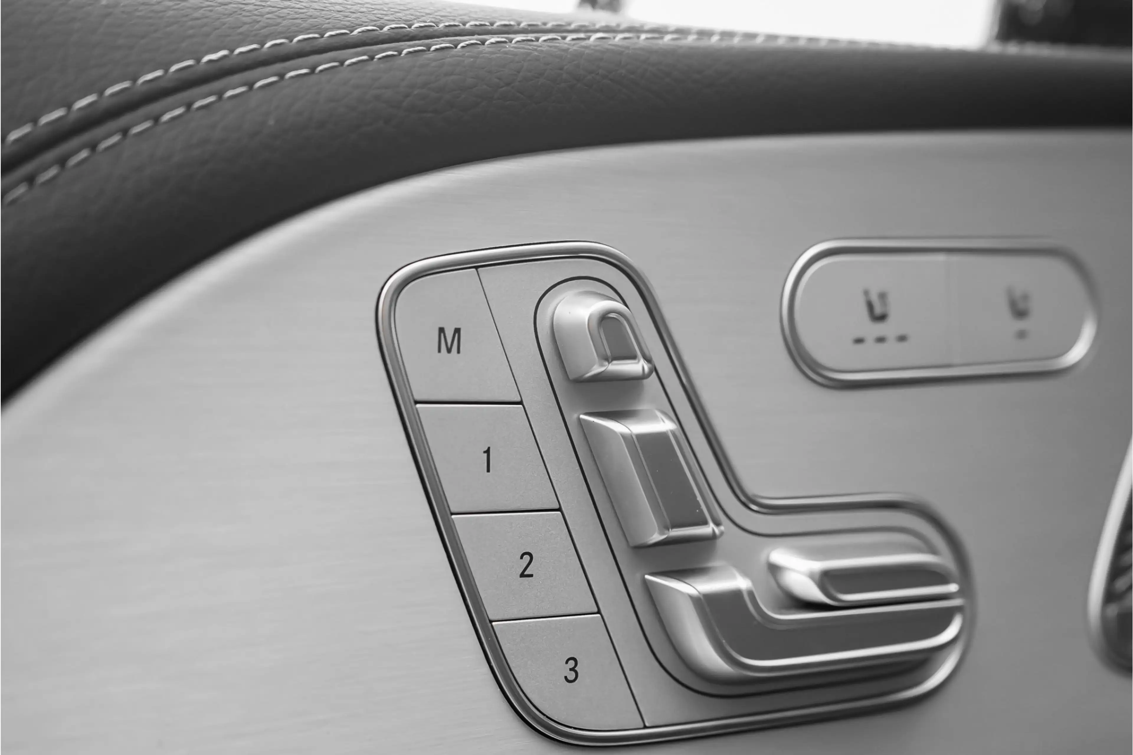 Mercedes-Benz GLE 350 e 4MATIC AMG Premium Plus Pano Distronic+ Burmeste — photo 33