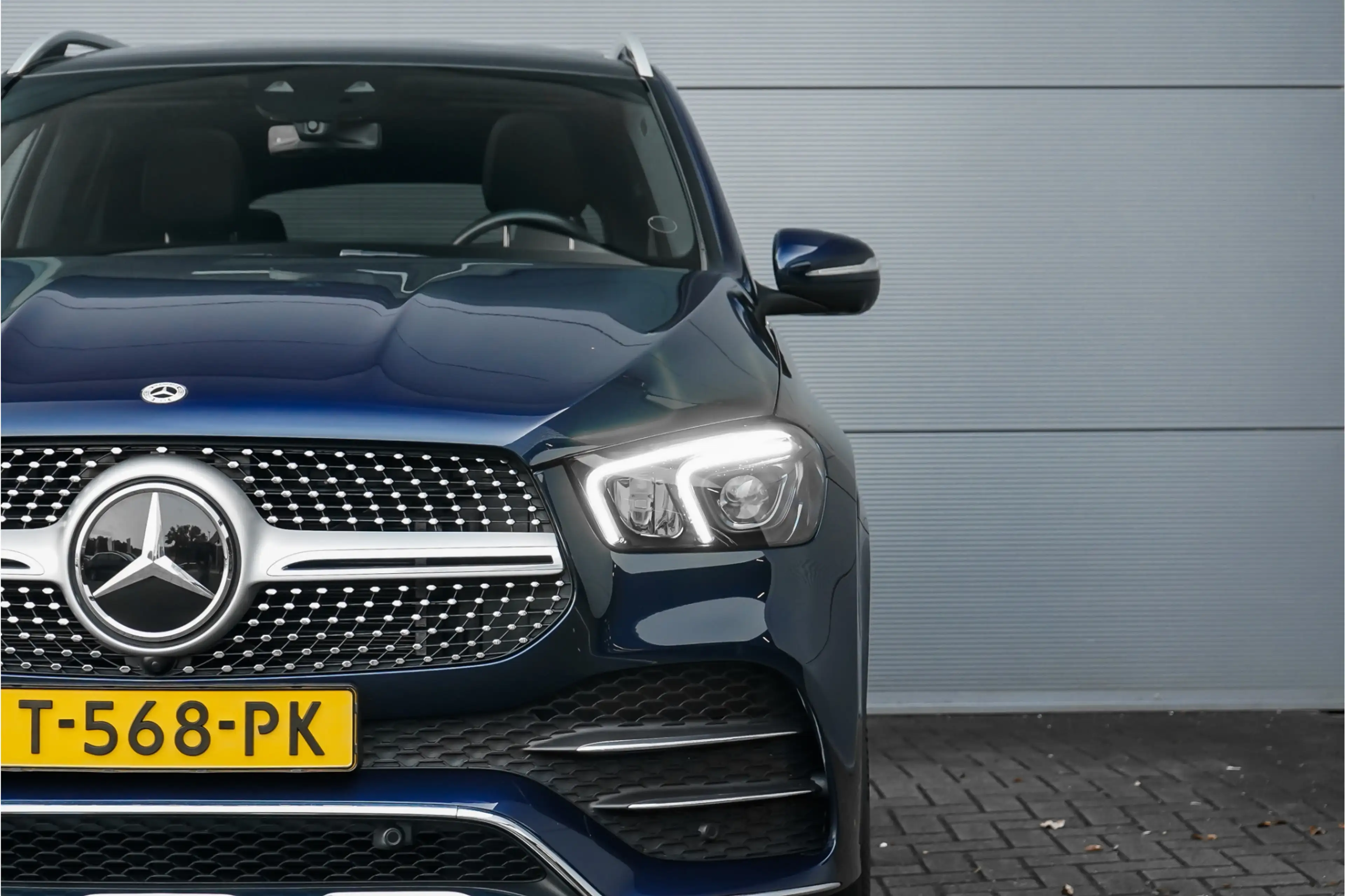 Mercedes-Benz GLE 350 e 4MATIC AMG Premium Plus Pano Distronic+ Burmeste — photo 16
