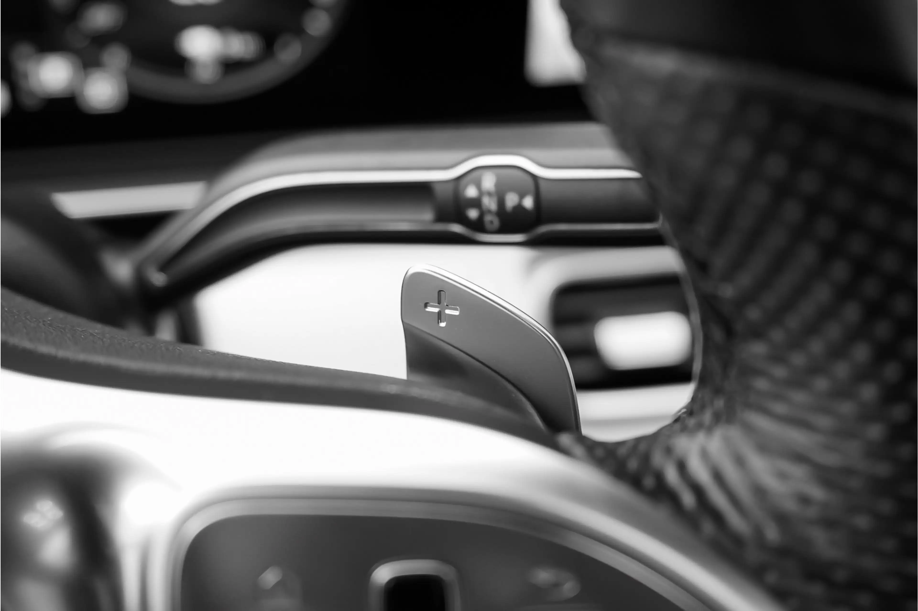 Mercedes-Benz GLE 350 e 4MATIC AMG Premium Plus Pano Distronic+ Burmeste — photo 44