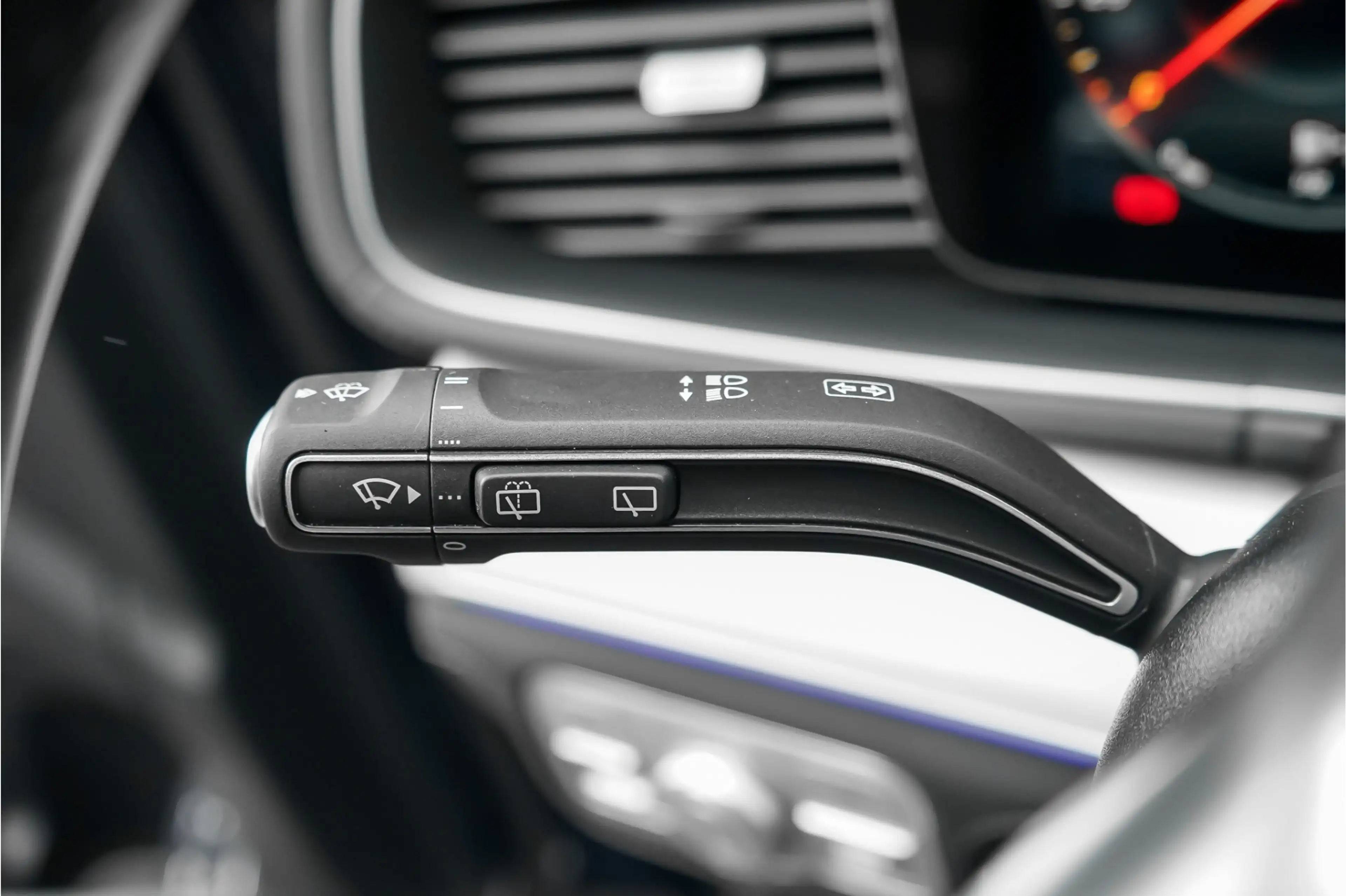 Mercedes-Benz GLE 350 e 4MATIC AMG Premium Plus Pano Distronic+ Burmeste — photo 41