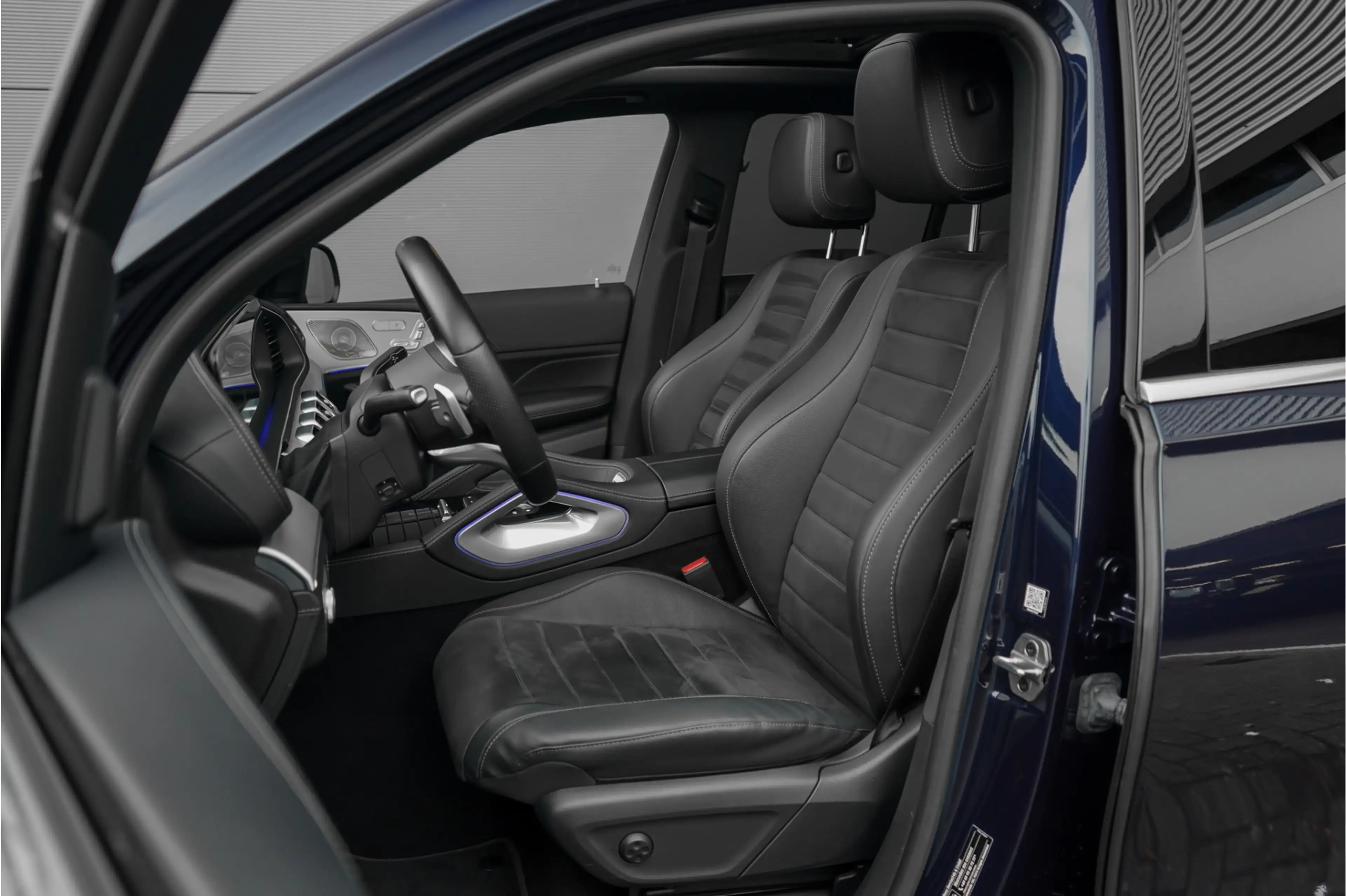 Mercedes-Benz GLE 350 e 4MATIC AMG Premium Plus Pano Distronic+ Burmeste — photo 5