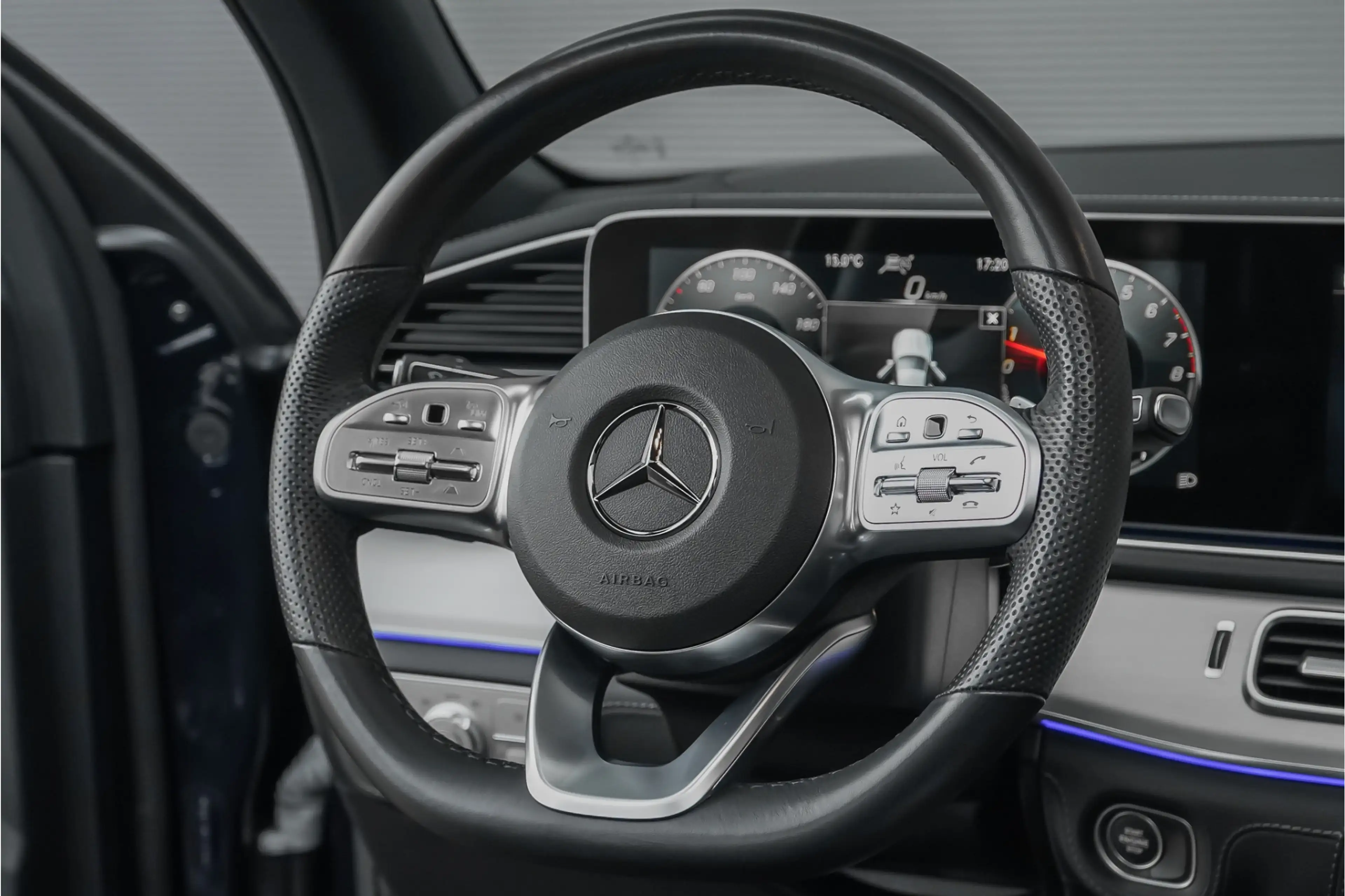 Mercedes-Benz GLE 350 e 4MATIC AMG Premium Plus Pano Distronic+ Burmeste — photo 22