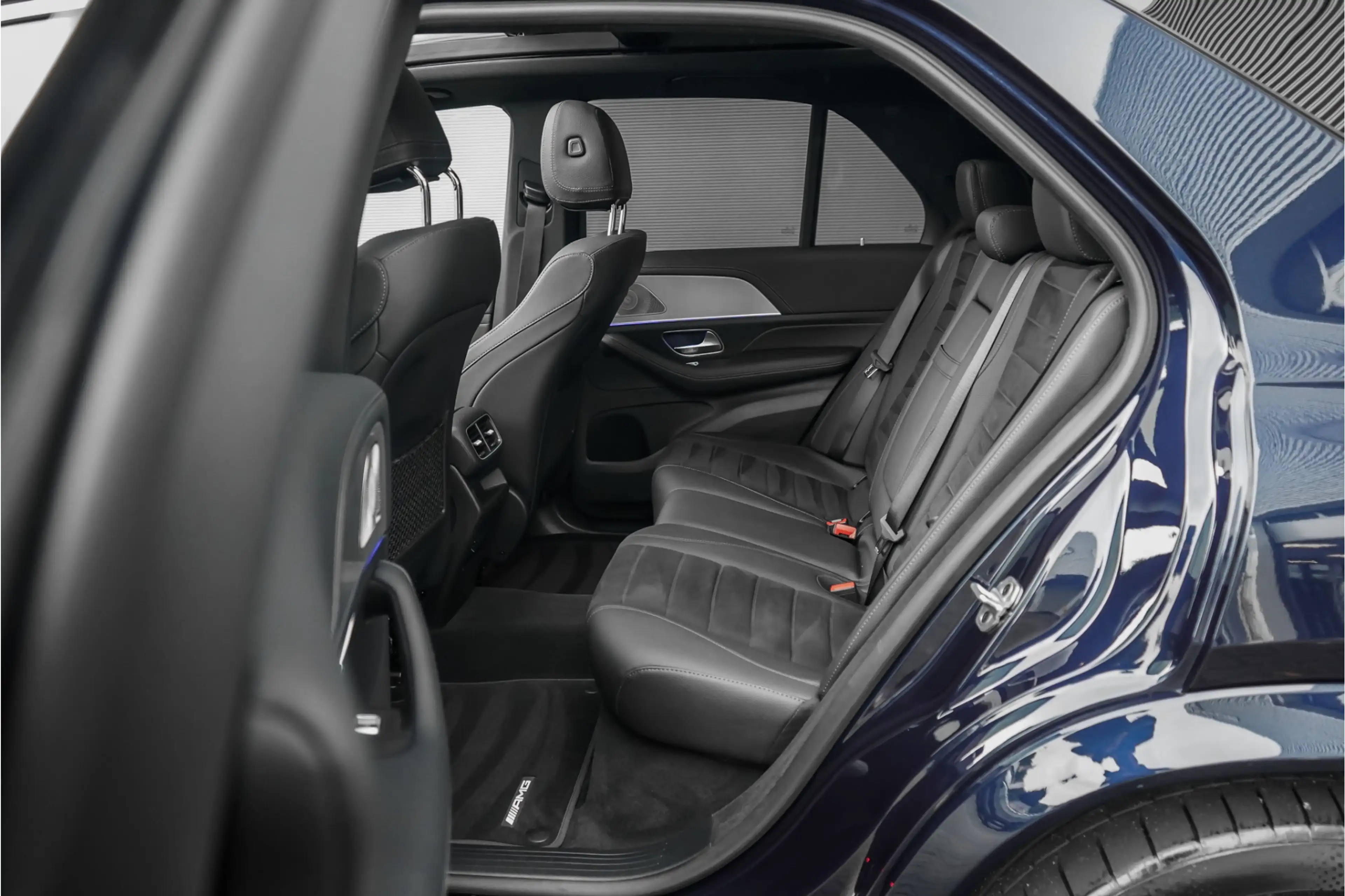 Mercedes-Benz GLE 350 e 4MATIC AMG Premium Plus Pano Distronic+ Burmeste — photo 6