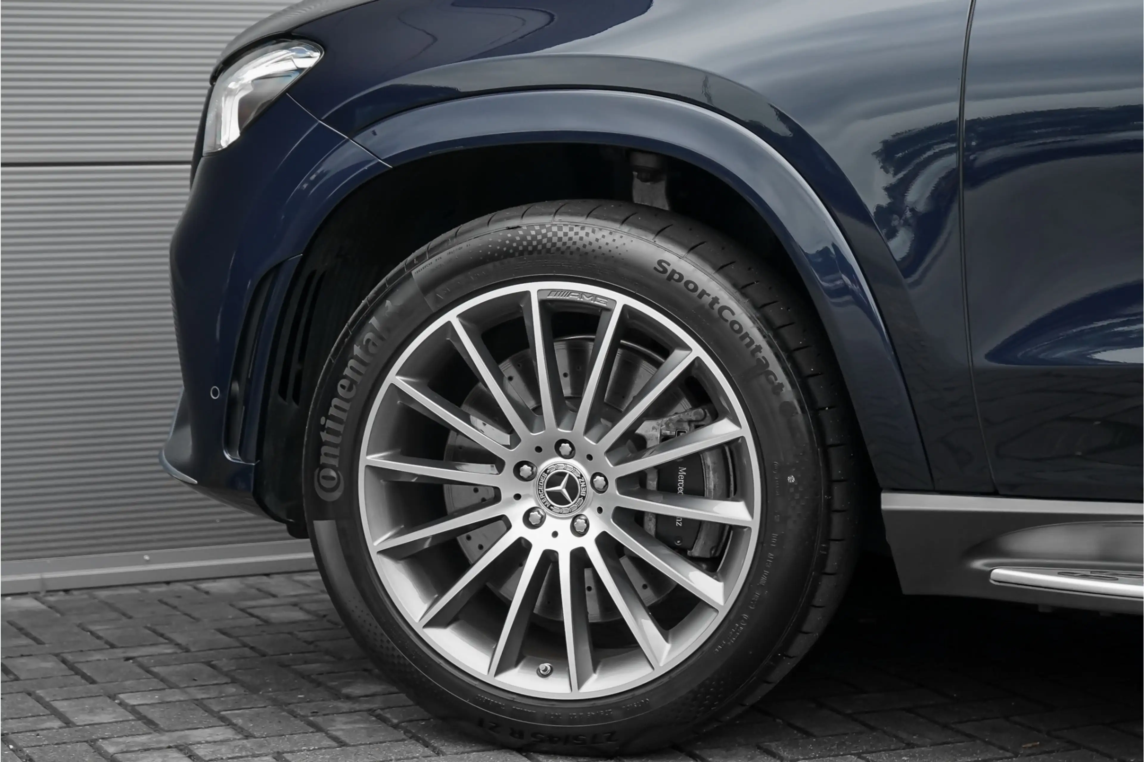 Mercedes-Benz GLE 350 e 4MATIC AMG Premium Plus Pano Distronic+ Burmeste — photo 21