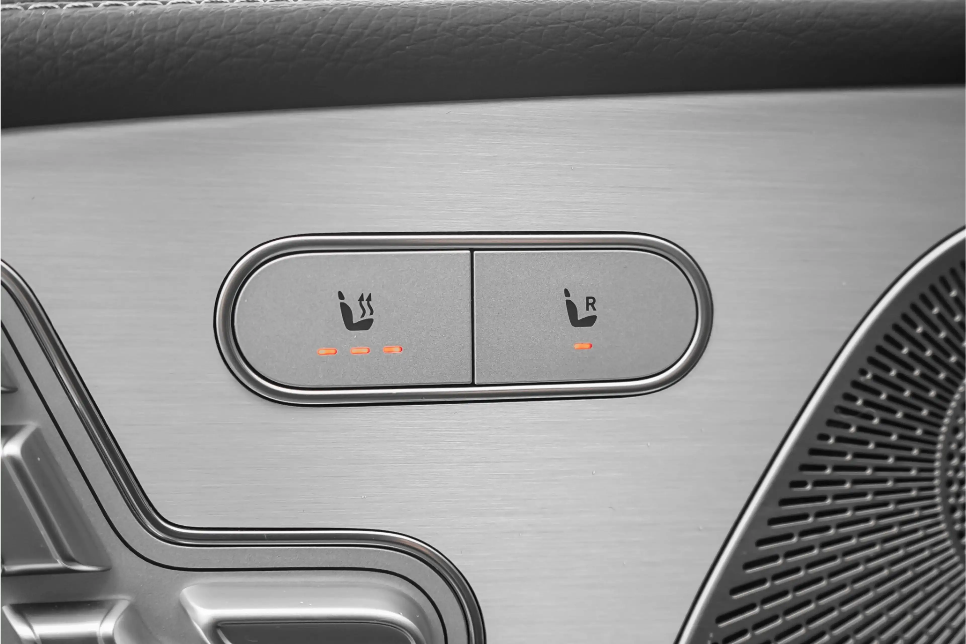 Mercedes-Benz GLE 350 e 4MATIC AMG Premium Plus Pano Distronic+ Burmeste — photo 34