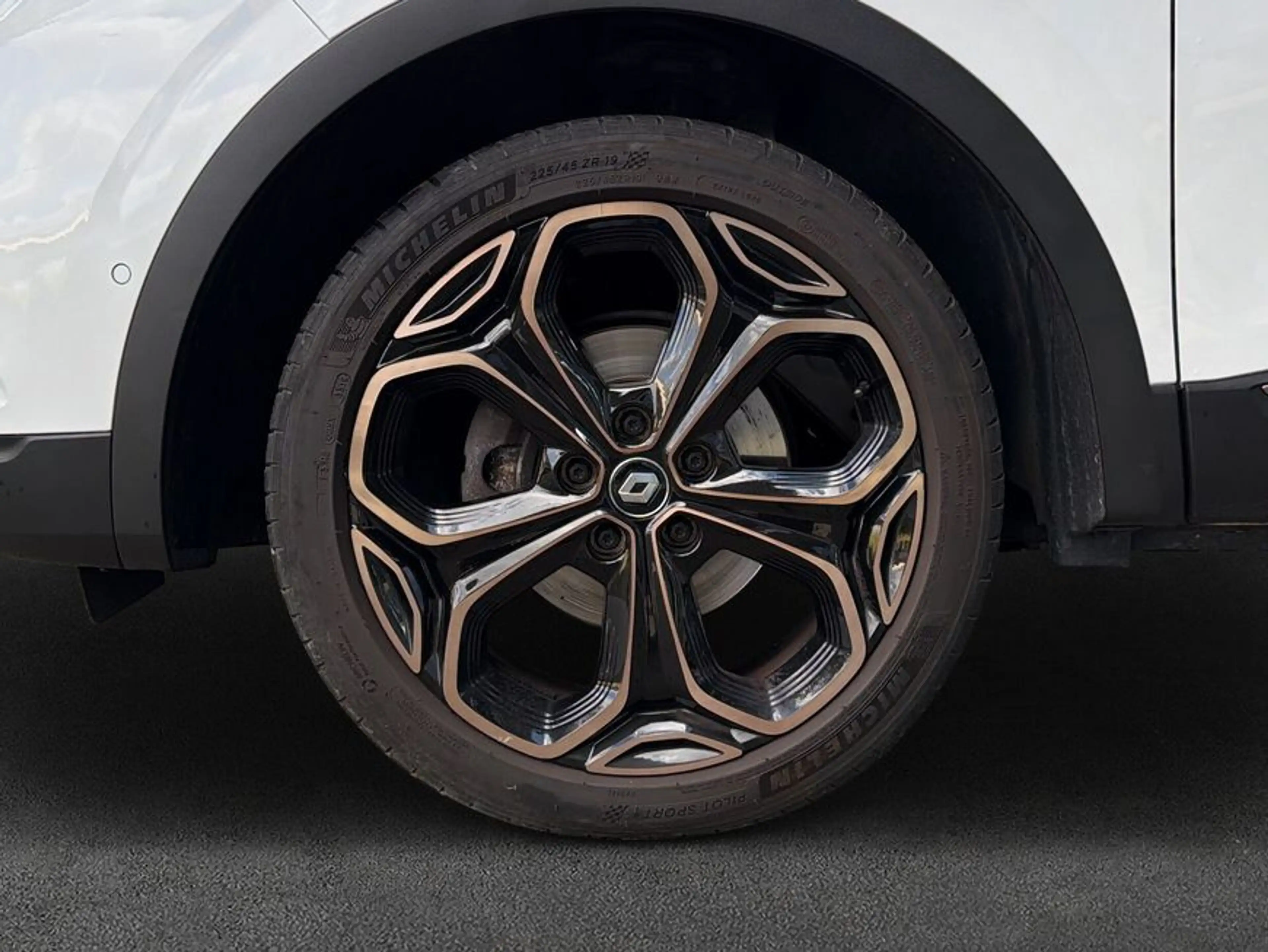 Renault Kadjar TCe 160 EDC GPF BLACK EDITION — photo 7