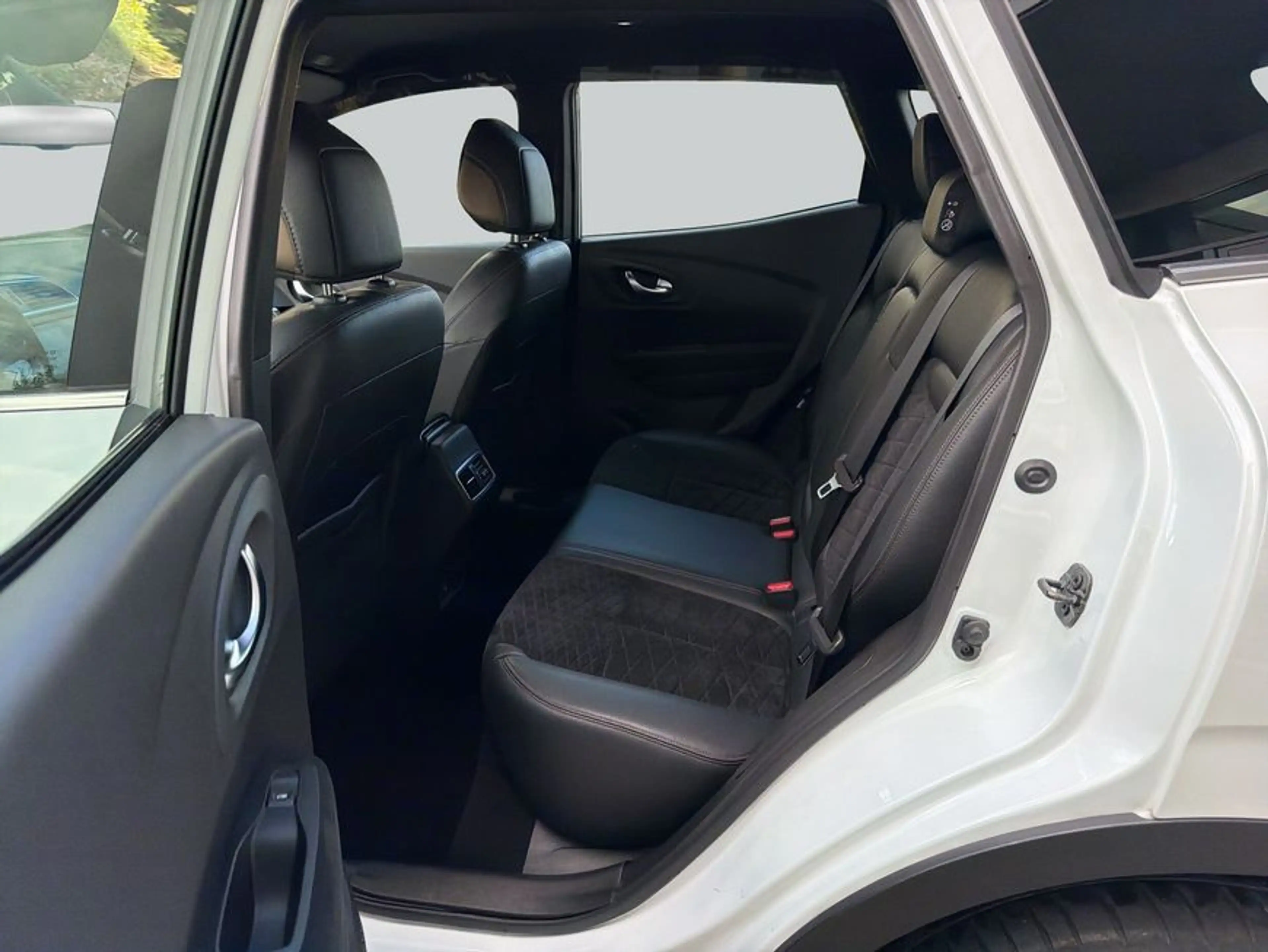 Renault Kadjar TCe 160 EDC GPF BLACK EDITION — photo 11