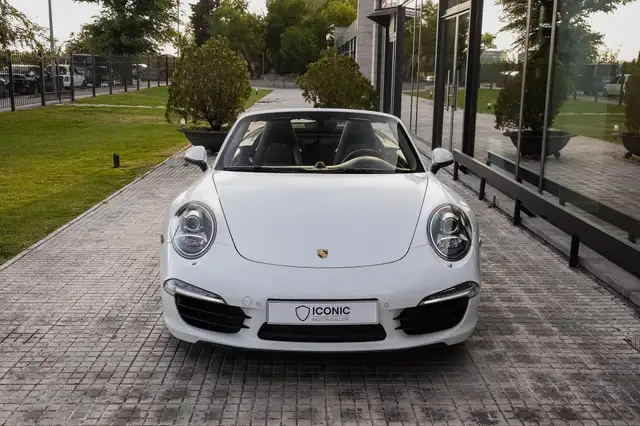 Porsche 991 view 3