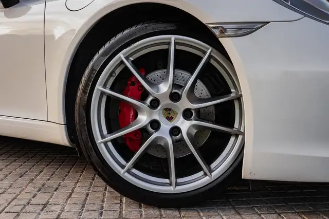 Porsche 991 view 2