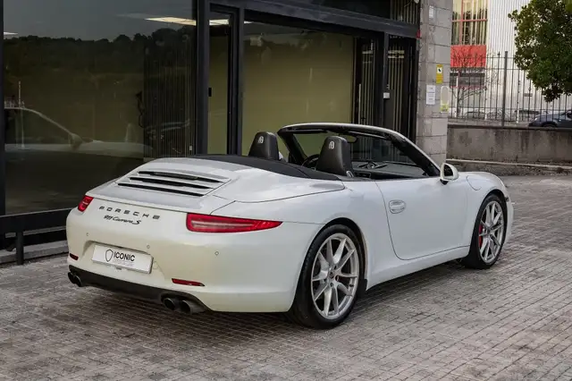Porsche 991 view 5