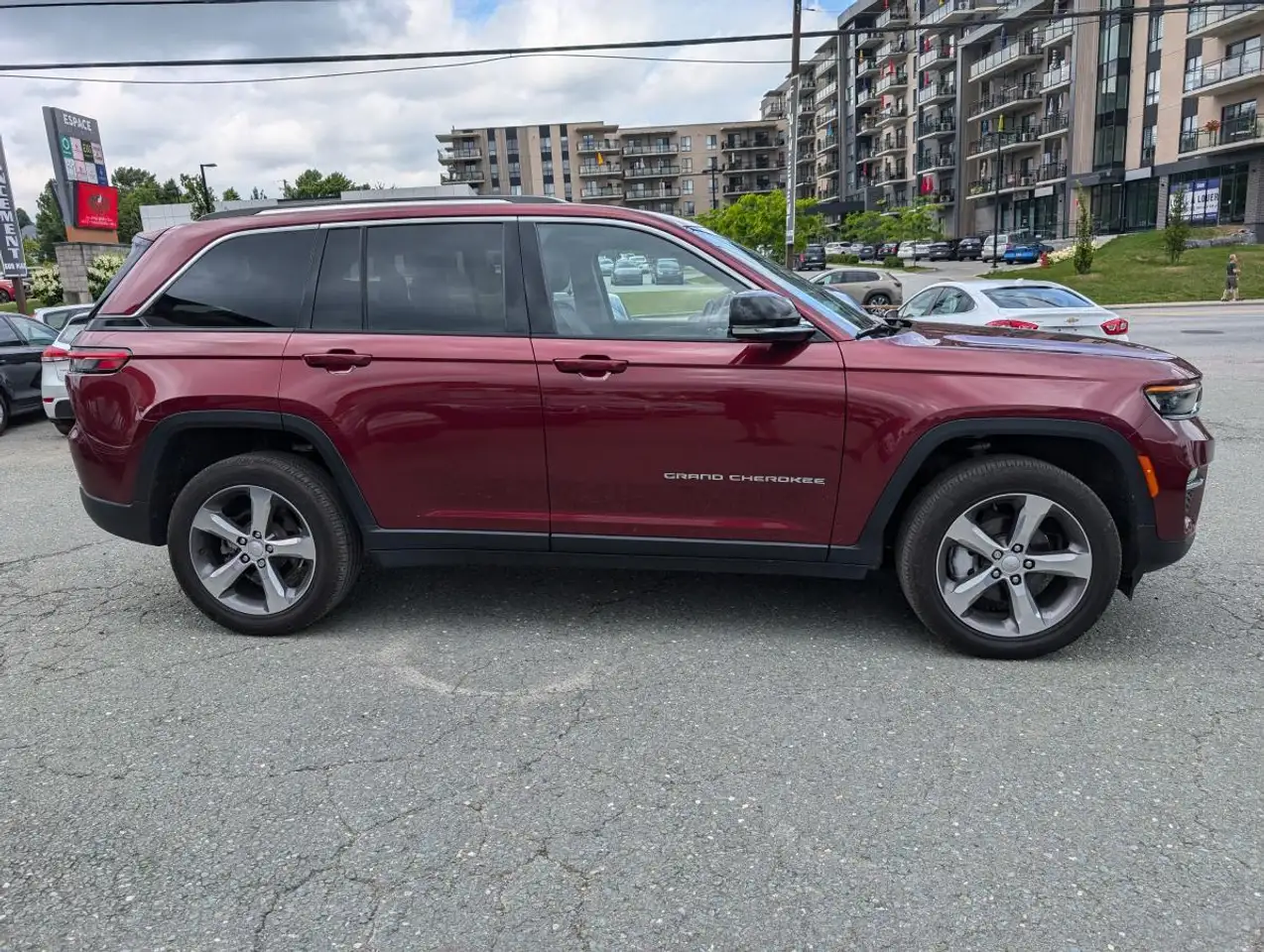 Jeep Grand Cherokee снимка Jeep Grand Cherokee