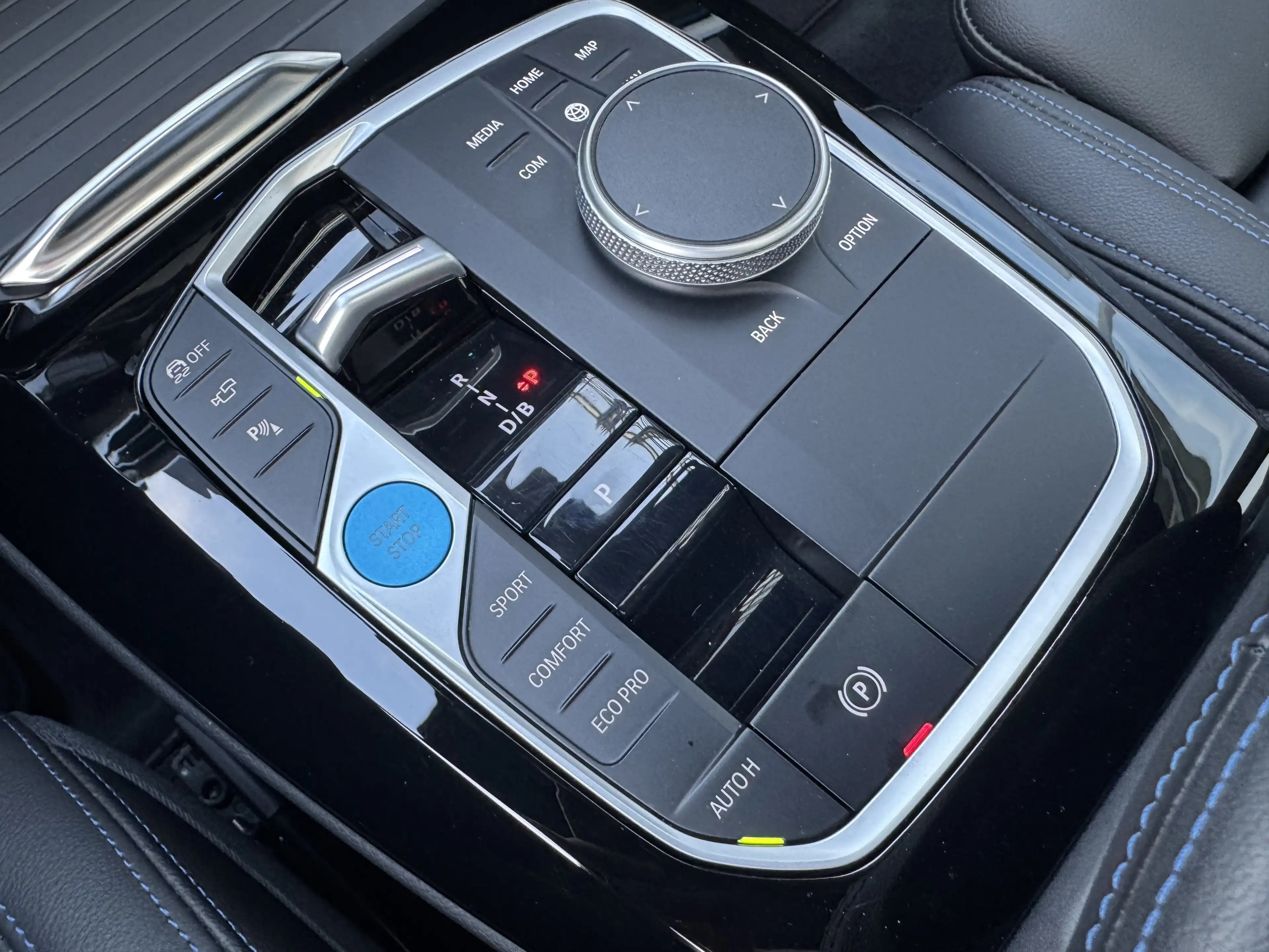 BMW iX3 M Sport Impressive h&k Ad-Led DA-Pro PA+ HuD — photo 18