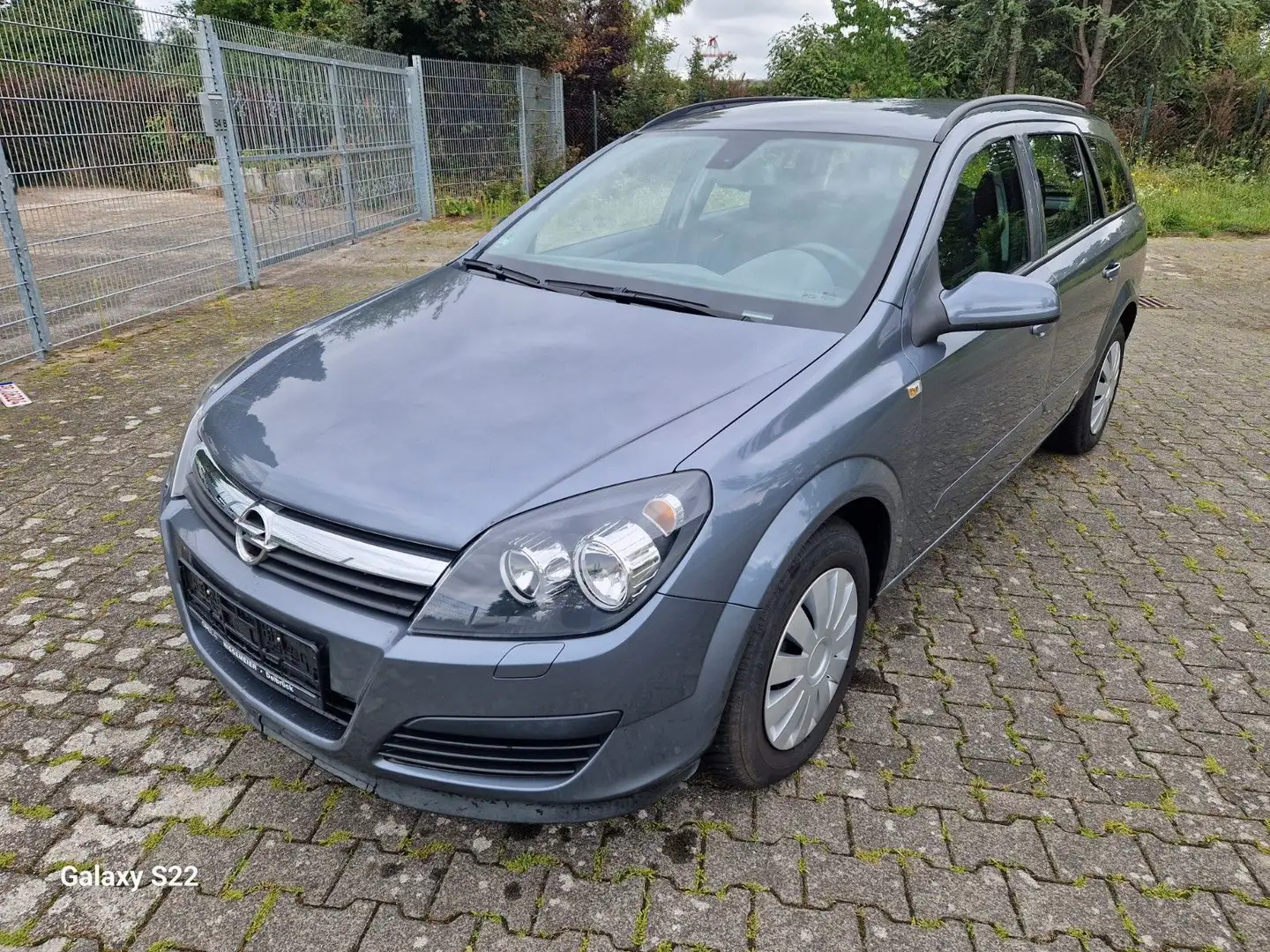 Opel Astra H Caravan Edition 1.6 Klima Temp erst 69Tk Gri - 1