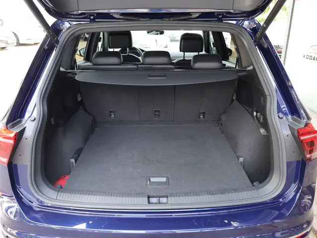 Volkswagen Tiguan Allspace view 11