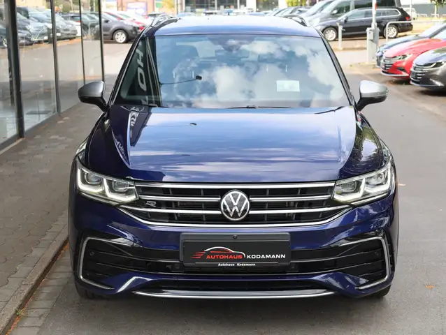 Volkswagen Tiguan Allspace view 3
