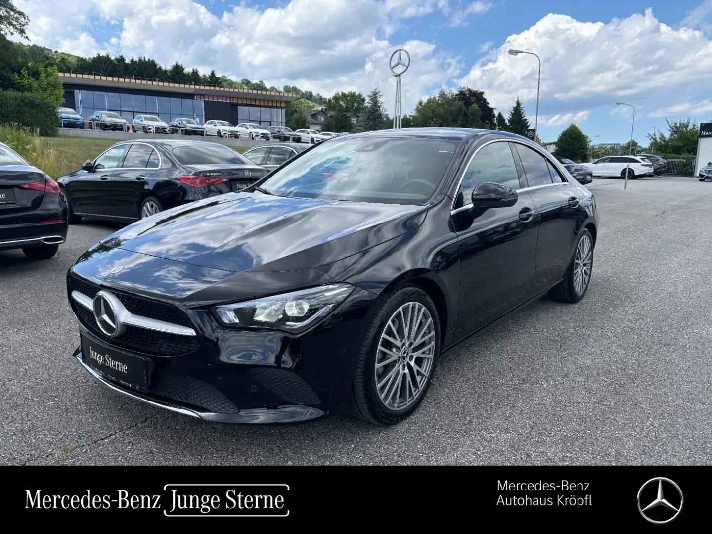 Mercedes-Benz CLA 200 4MATIC Coupé Progressive MBUX RKam Shz crna - 1