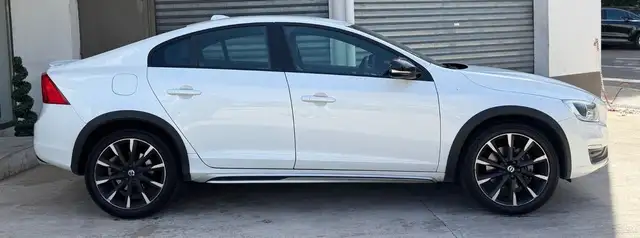 Volvo S60 view 2