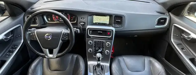 Volvo S60 view 10