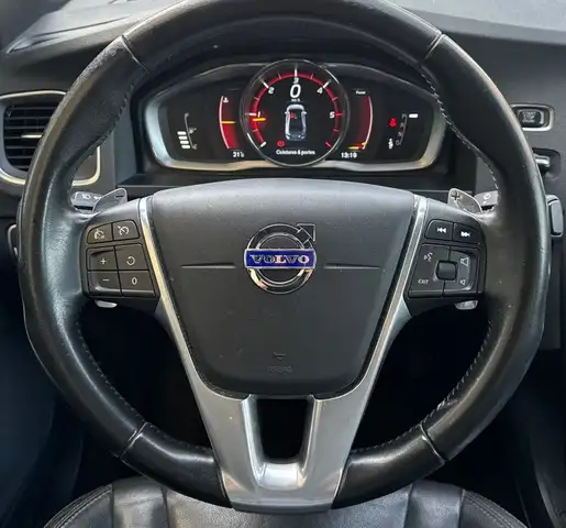Volvo S60 view 14