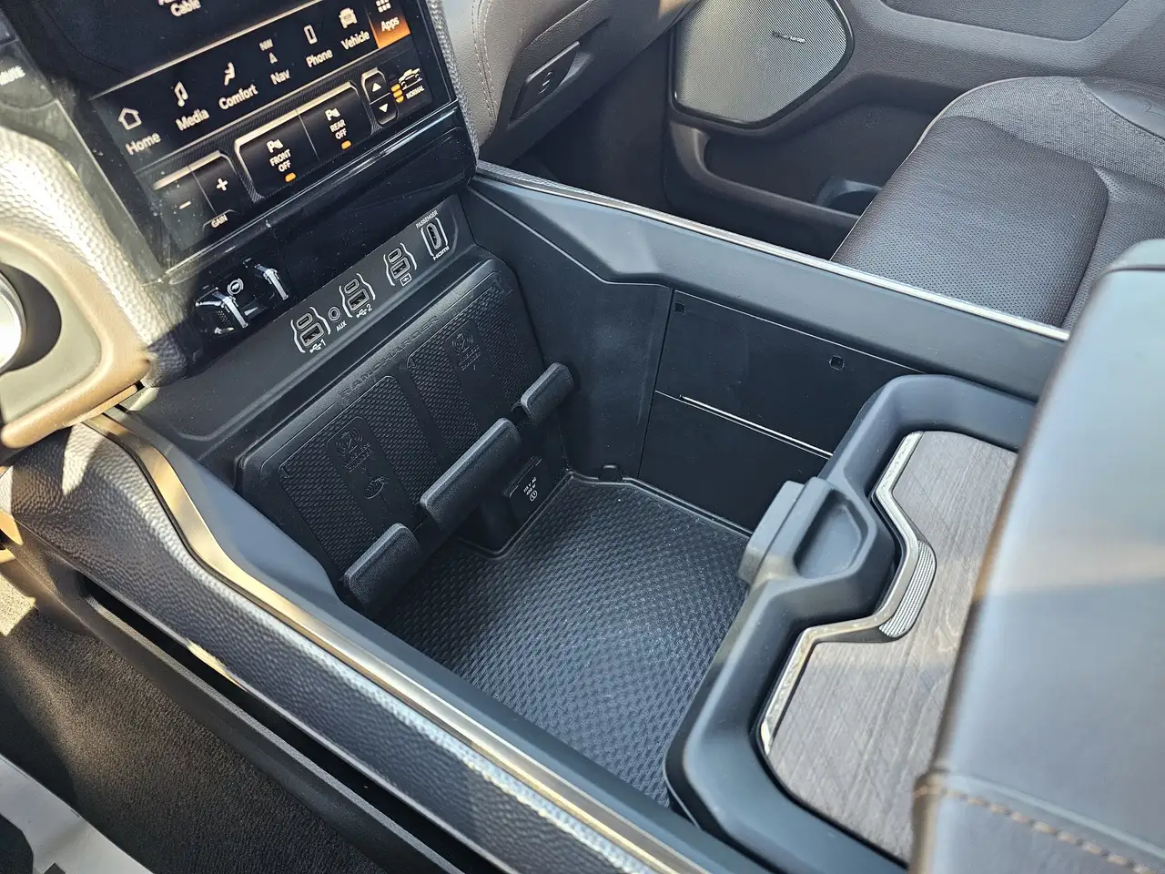 RAM 1500 снимка RAM 1500