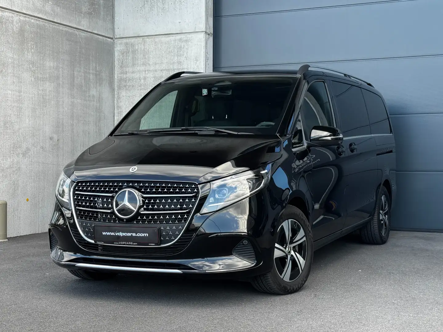 Mercedes-Benz V 250 AVANTGARDE+ PANORAMA 360 BURMESTER DISTRONIC LEDER Zwart - 2