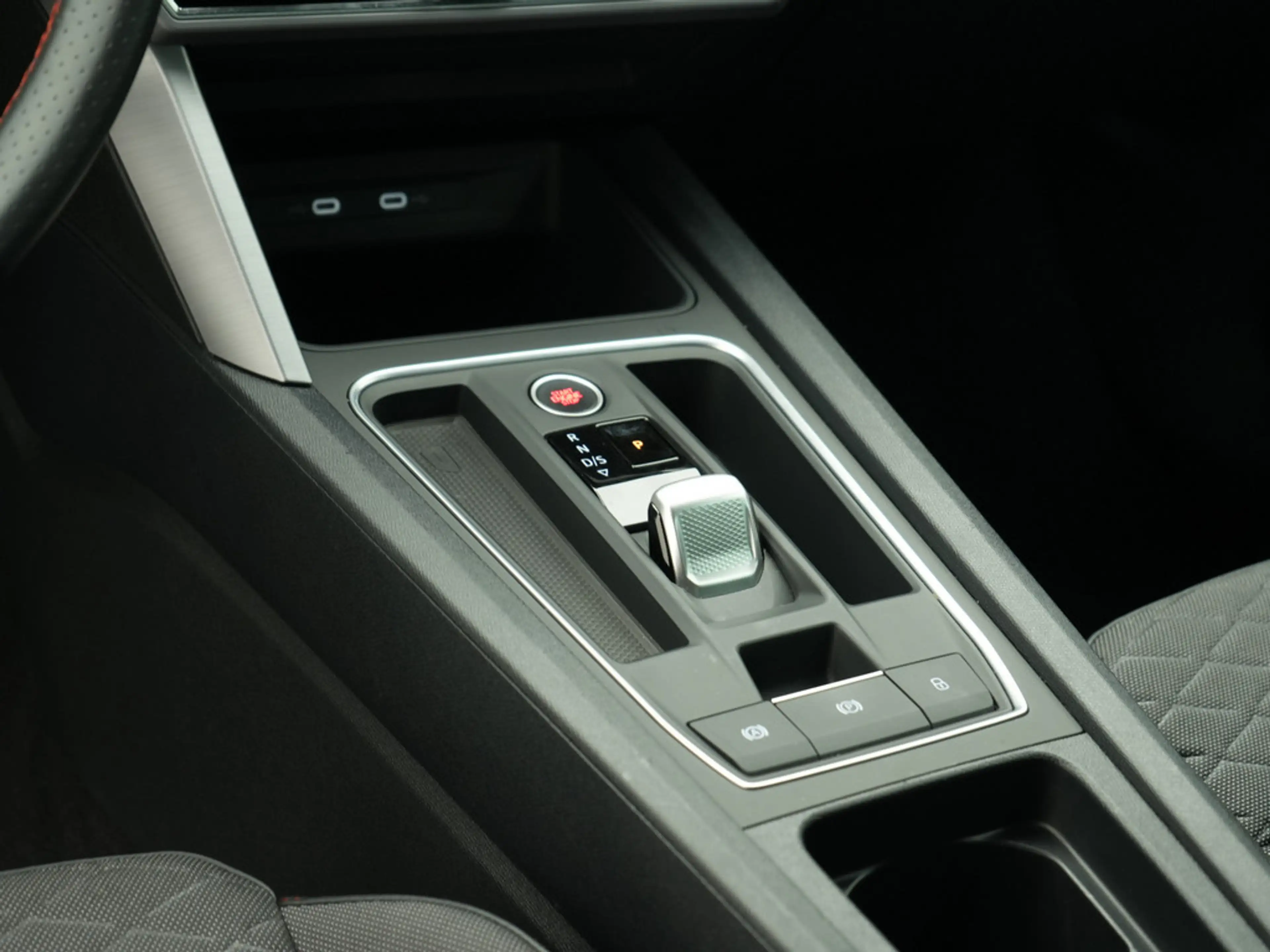 SEAT Leon FR DSG ACC NAVI MATRIX KEYLESS KAM PDC SHZ — photo 13
