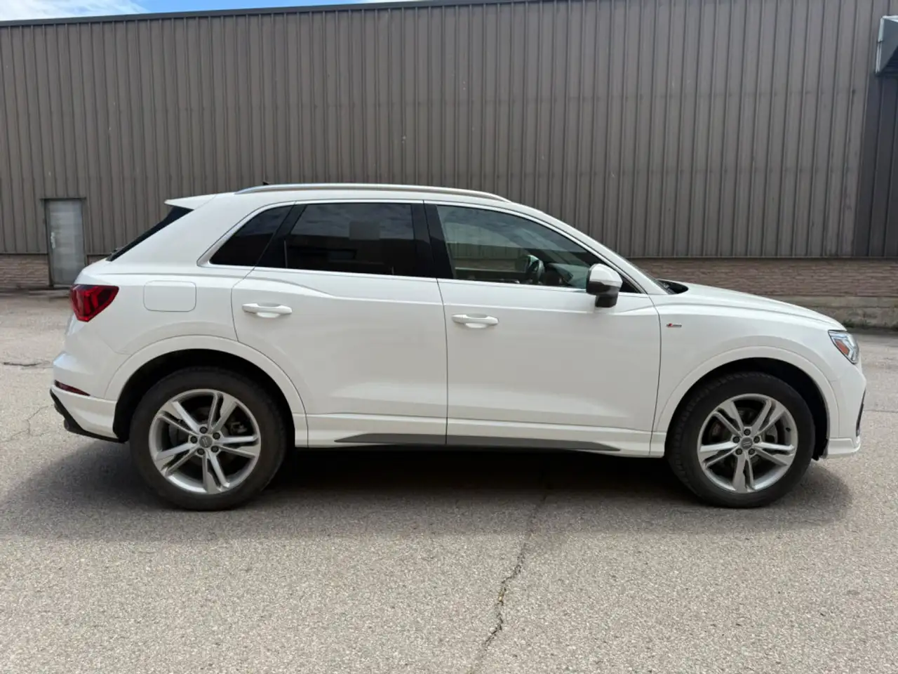 Audi Q3 снимка Audi Q3