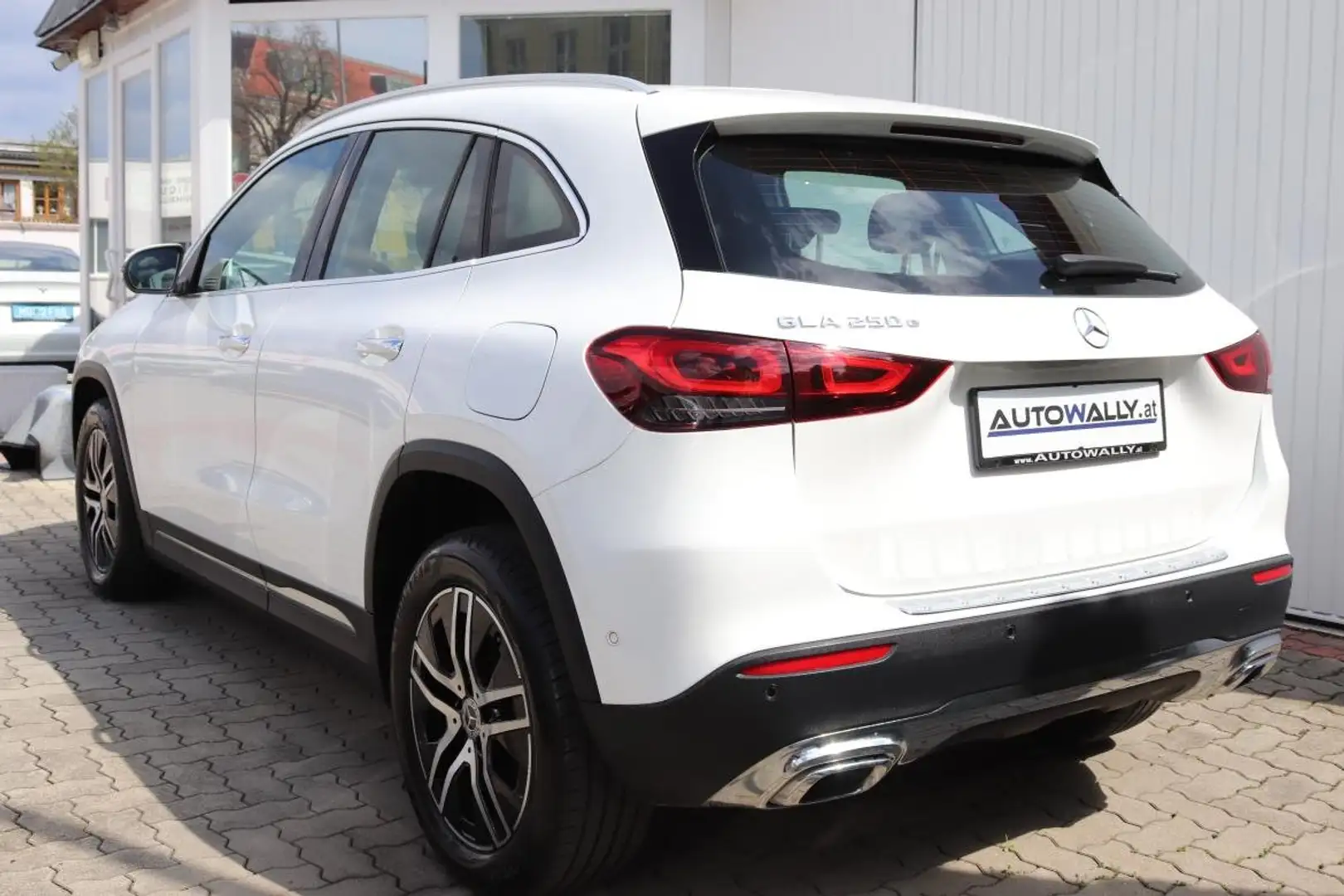 Mercedes-Benz GLA 250 250e PHEV Aut. Progressive Line *AHK* Weiß - 2