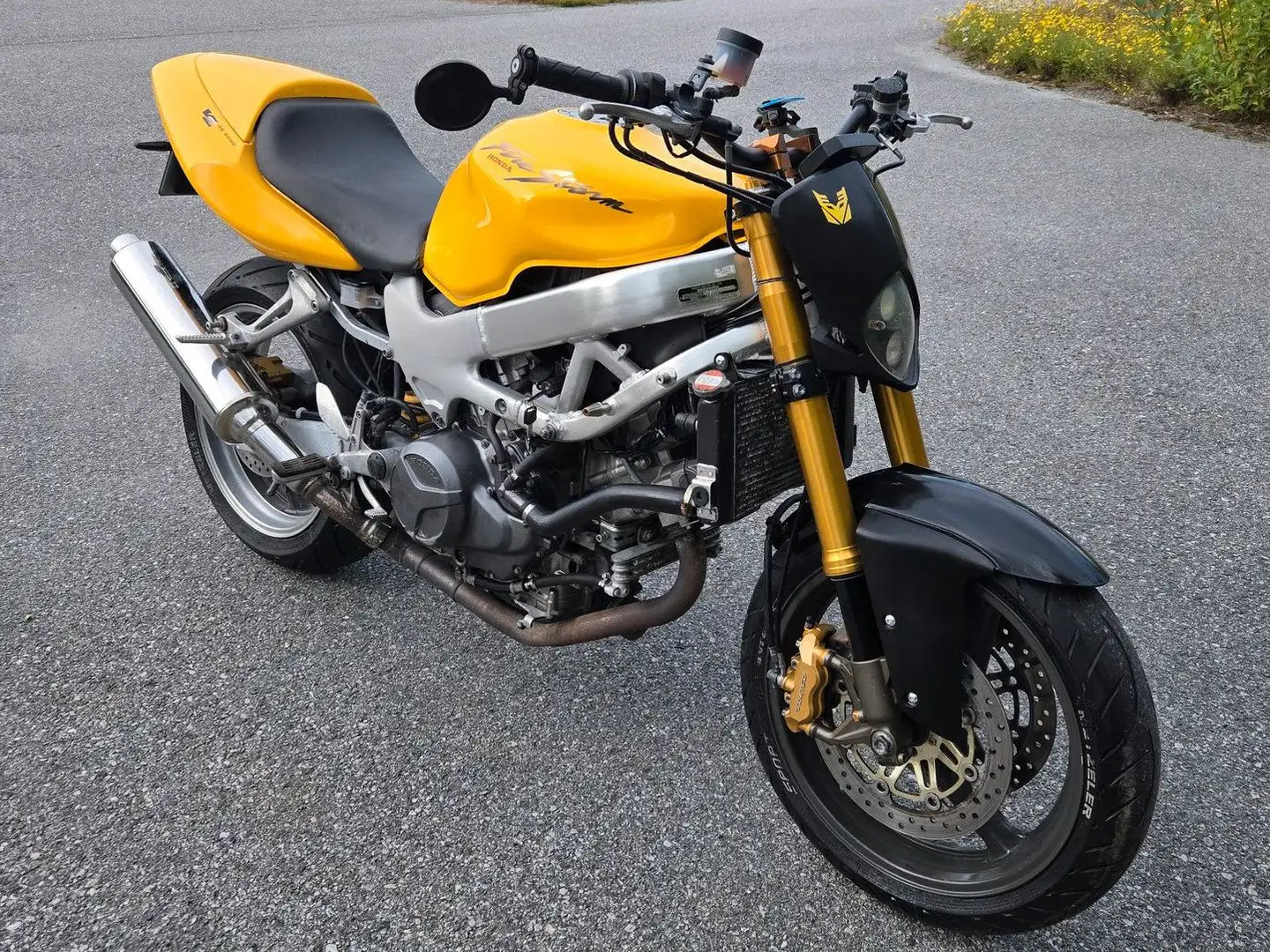 Honda VTR 1000 Firestorm Jaune - 1