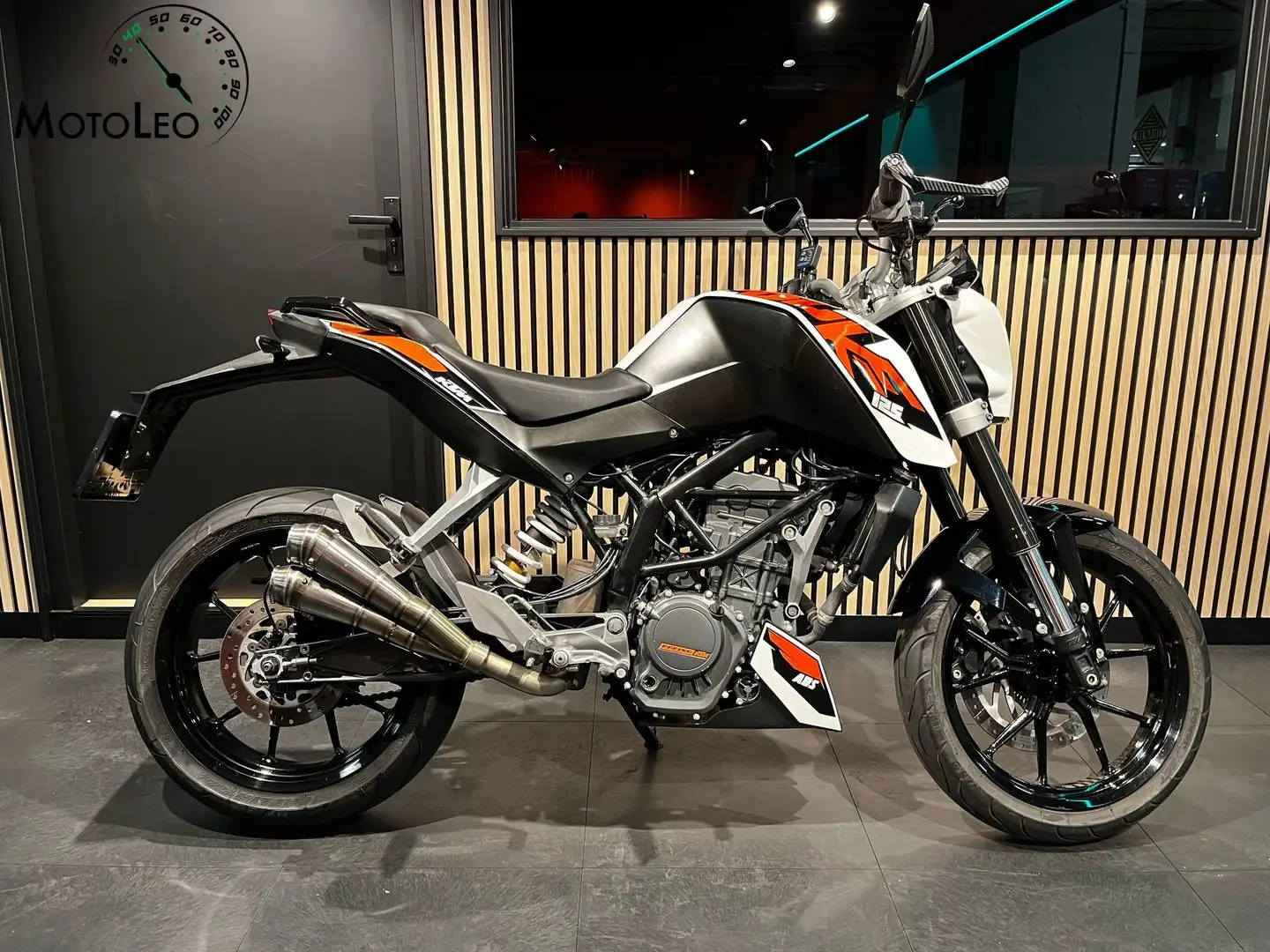 KTM 125 Duke Blanc - 1
