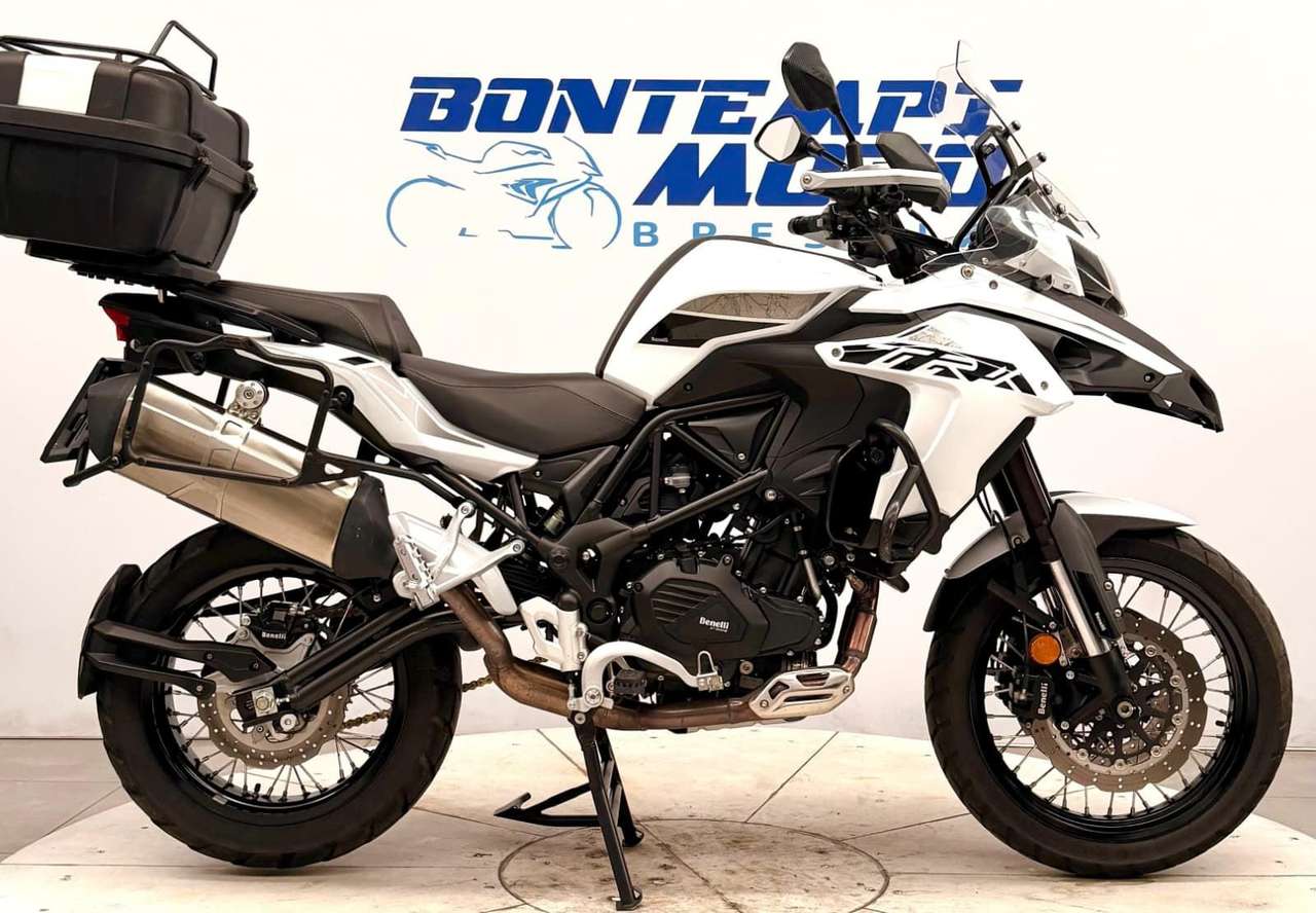Benelli TRK 502 + BAULETTO GIVI