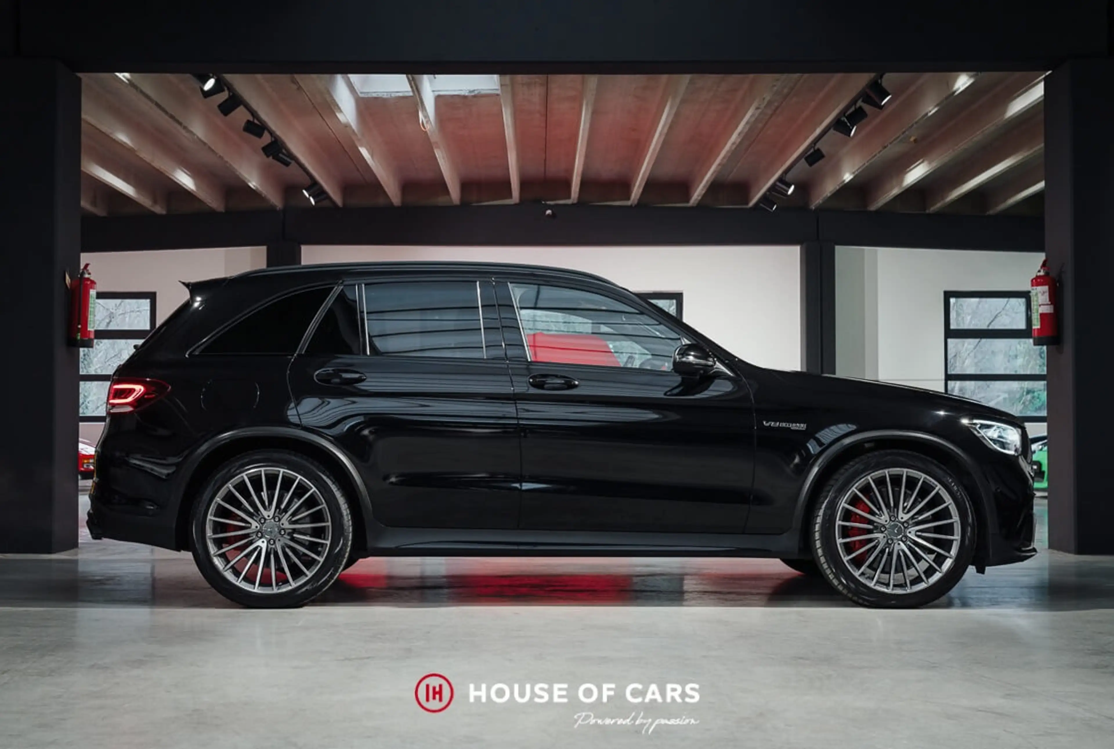 Mercedes-Benz GLC 63 AMG 4MATIC+ 1ST PAINT - OBSIDIAN BLACK — photo 5
