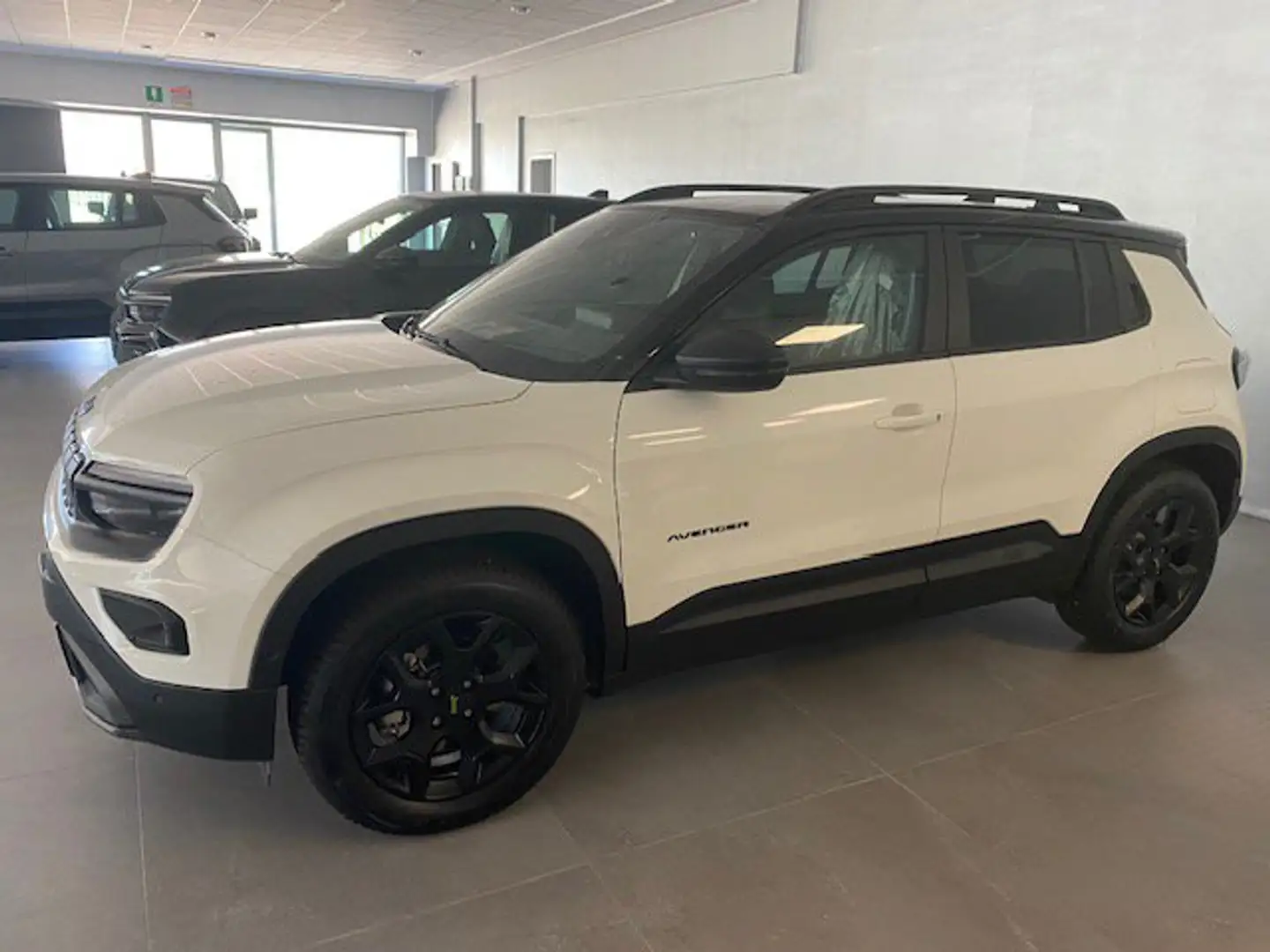 Jeep Avenger 1.2 Turbo 145 CV MHEV 4xe Overland - 2
