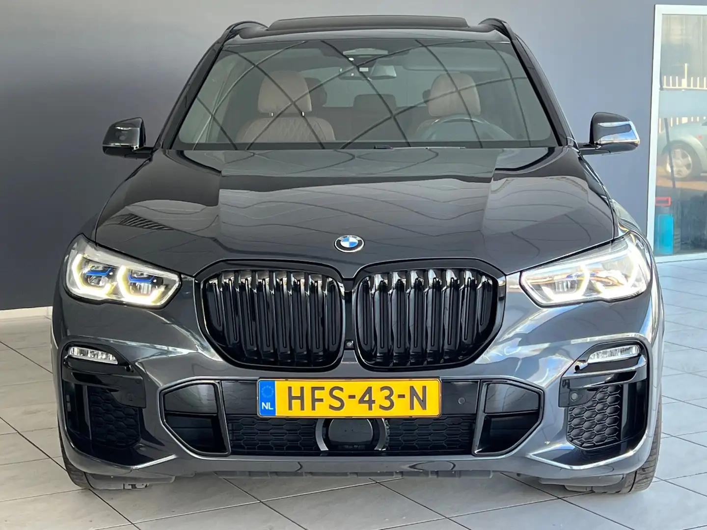 BMW X5 XDrive45e M High Exe SkyLounge Achteras Laser Soft Gris - 2