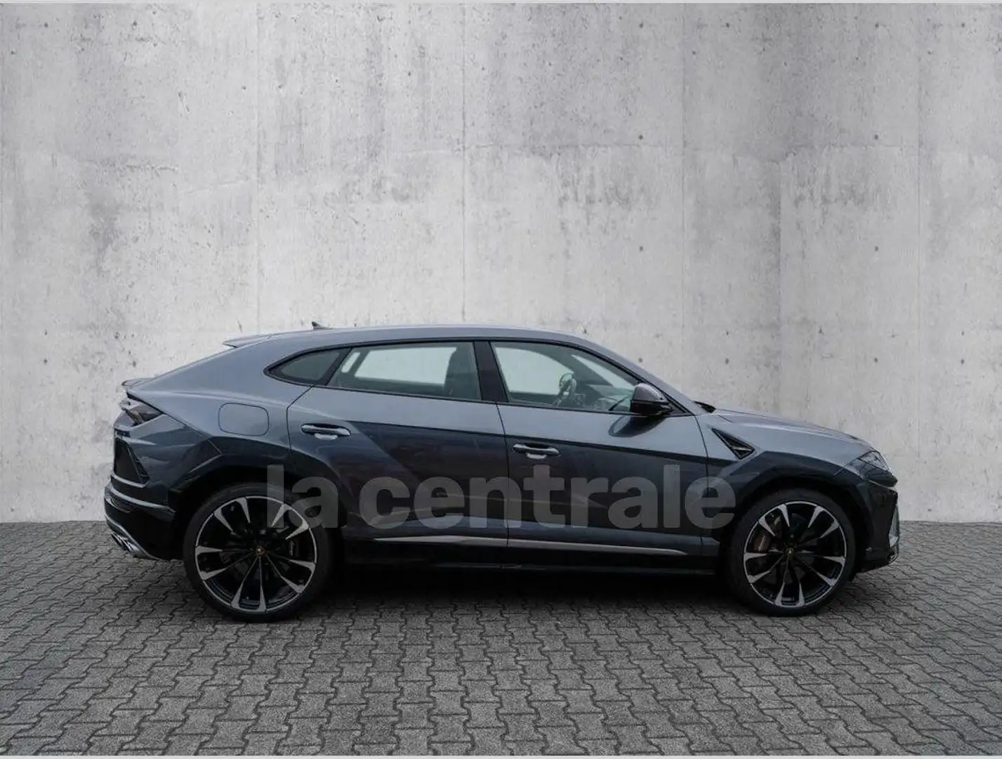 Lamborghini Urus - 2
