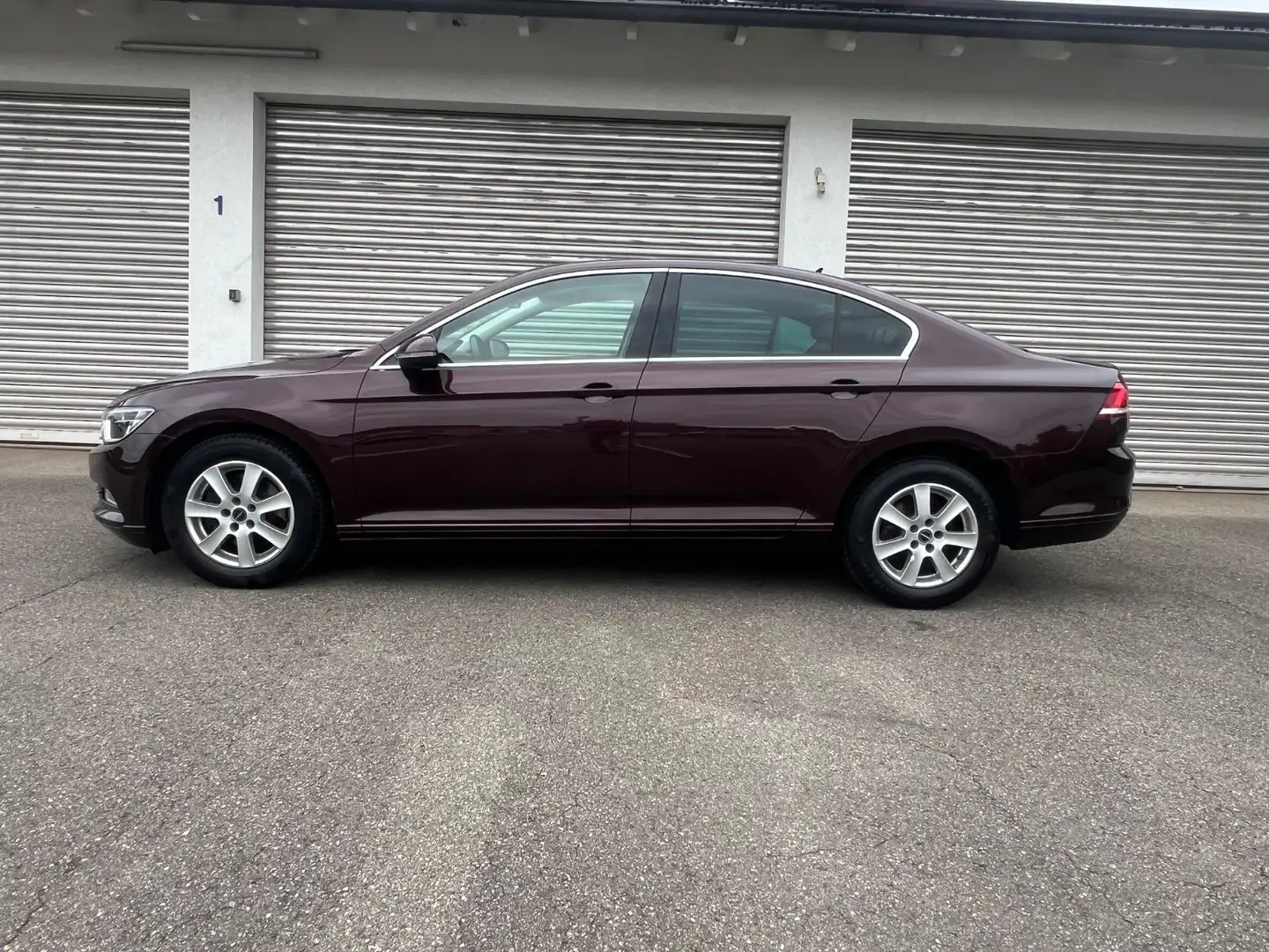 Volkswagen Passat 2.0 TDI/Lim./Nav/Acc/Kamera/Standheizung Mauve - 2